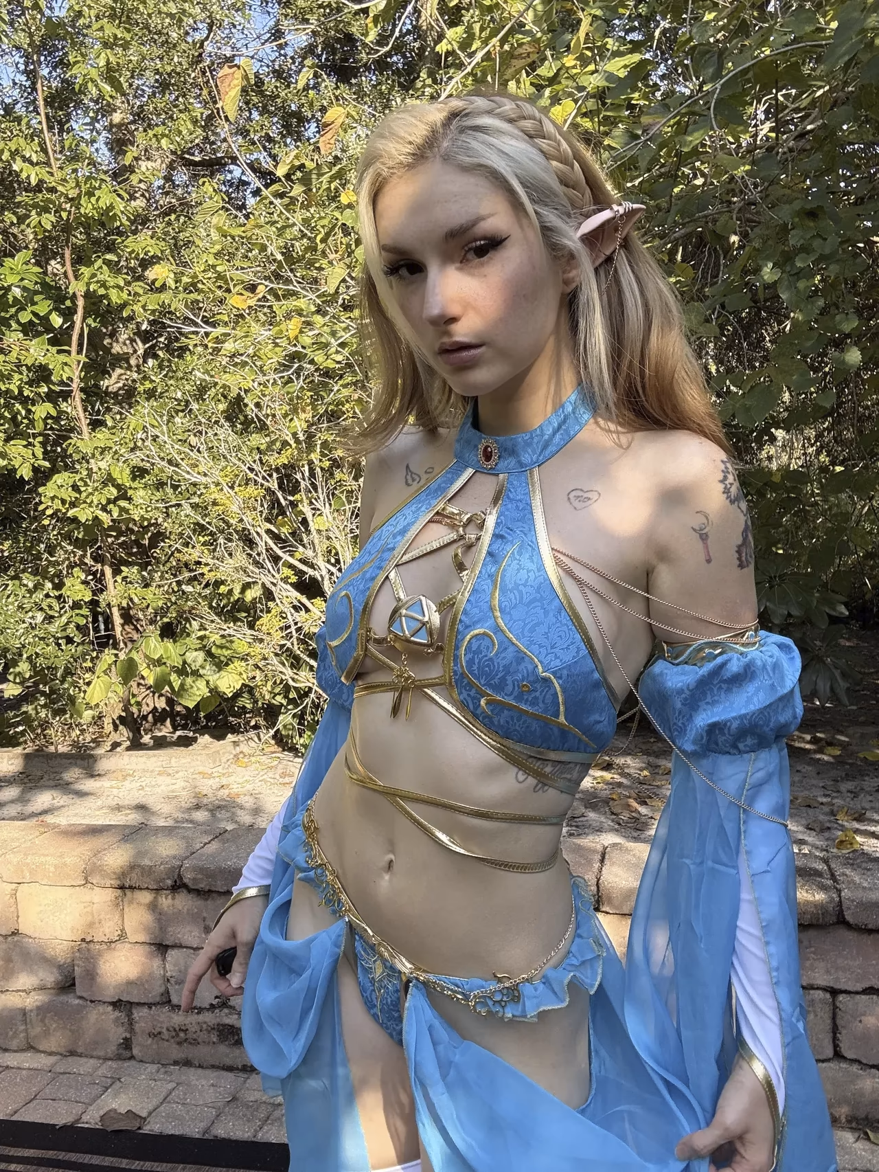 Busy B ASMR as Princess Zelda — cosplay photo 46 of 61