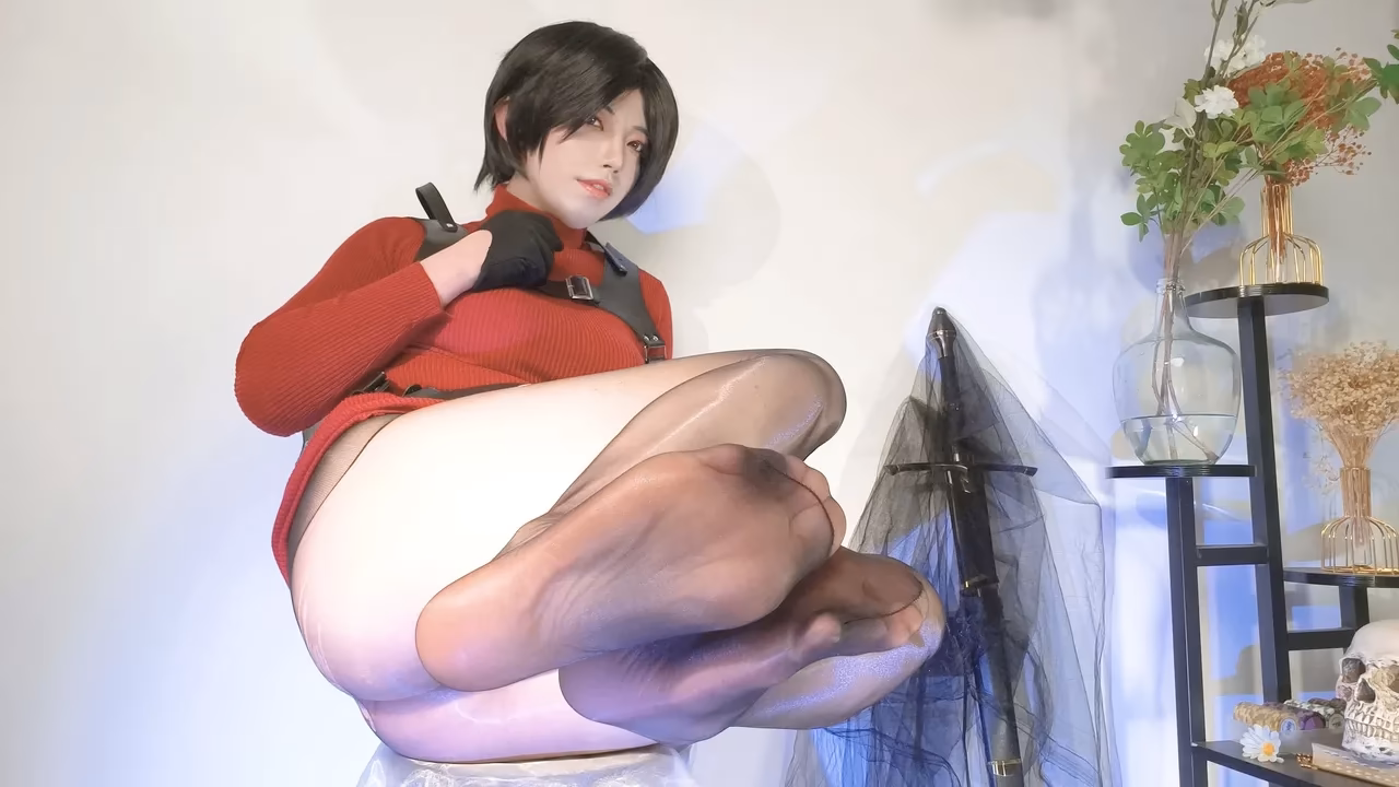 Calir_CC as Ada Wong — cosplay photo 81 of 134