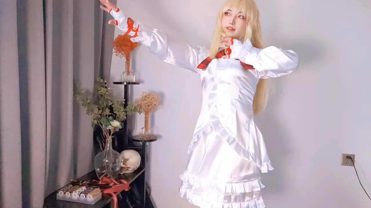 Calir_CC as Lili (Emilie De Rochefort) — cosplay photo 7 of 98