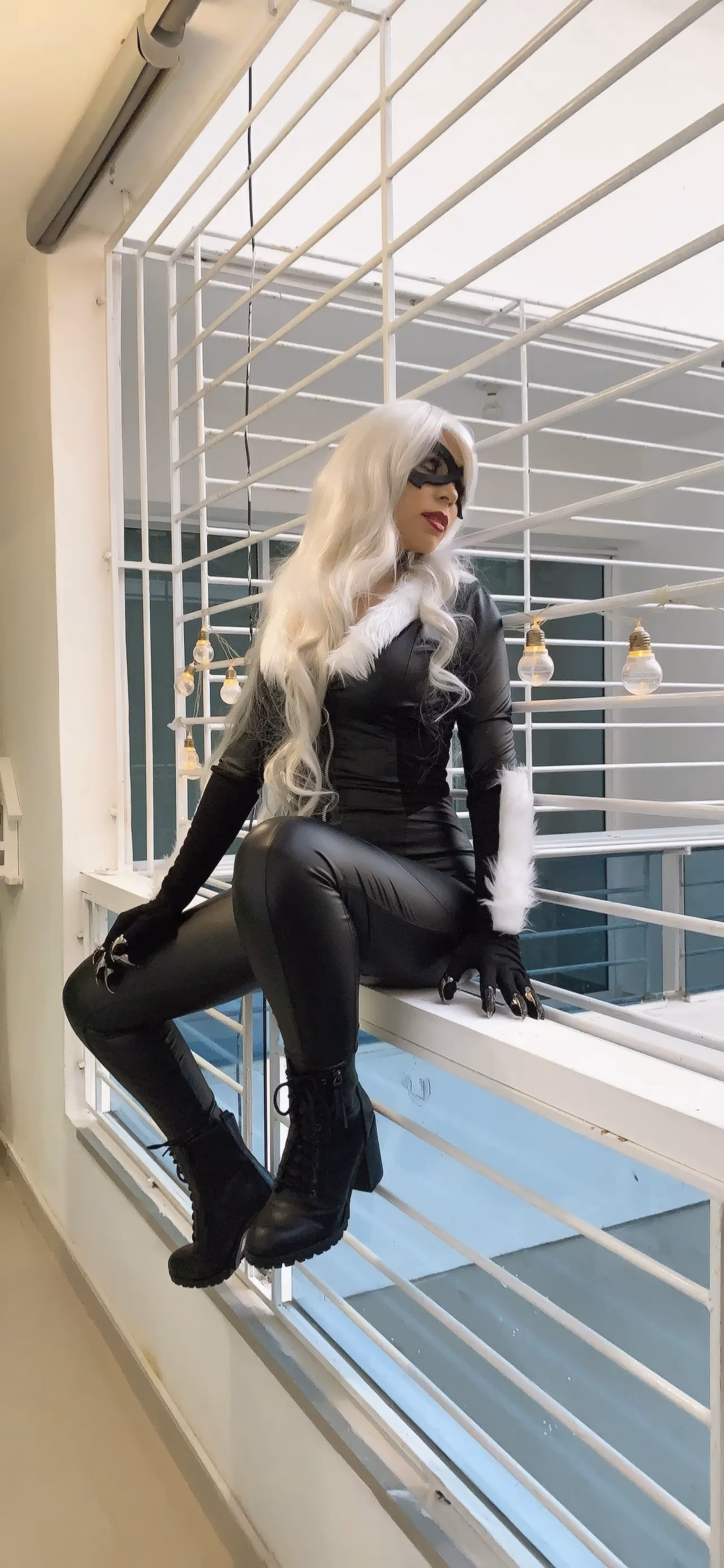Caroangulito as Black Cat — cosplay photo 32 of 47