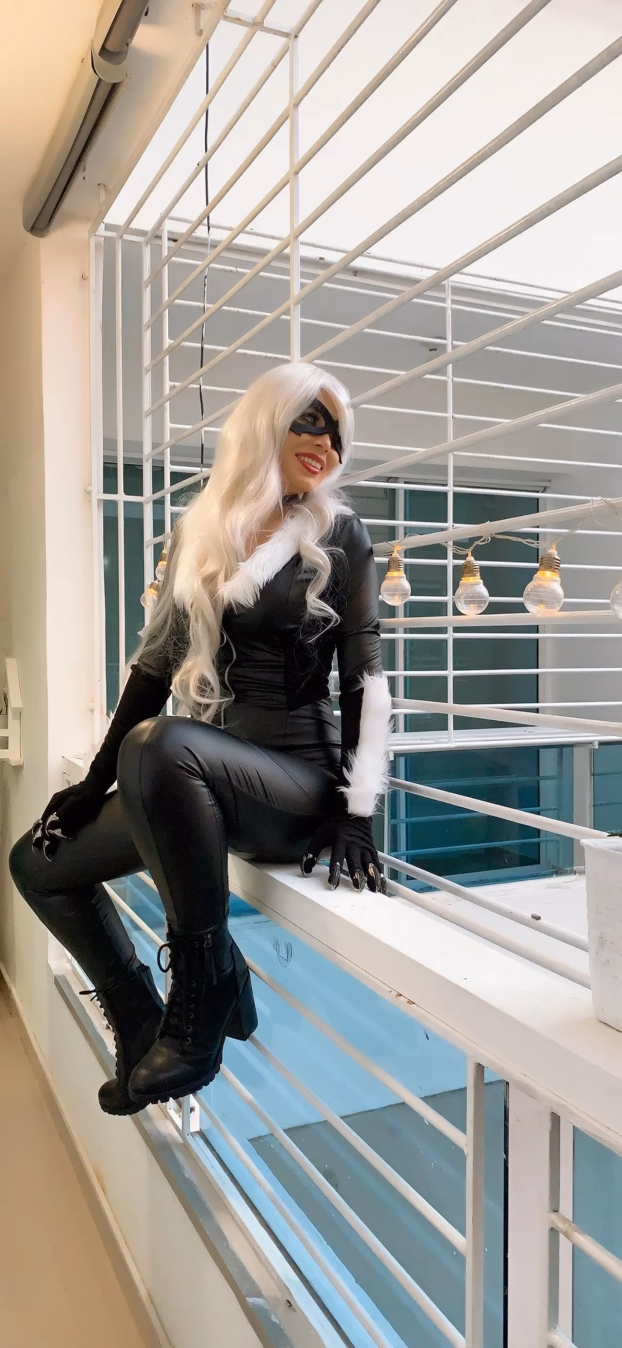 Caroangulito as Black Cat — cosplay photo 33 of 47