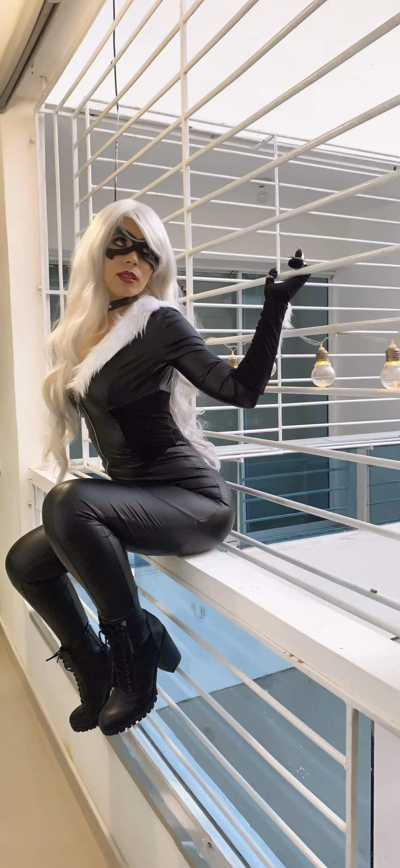 Caroangulito as Black Cat — cosplay photo 35 of 47