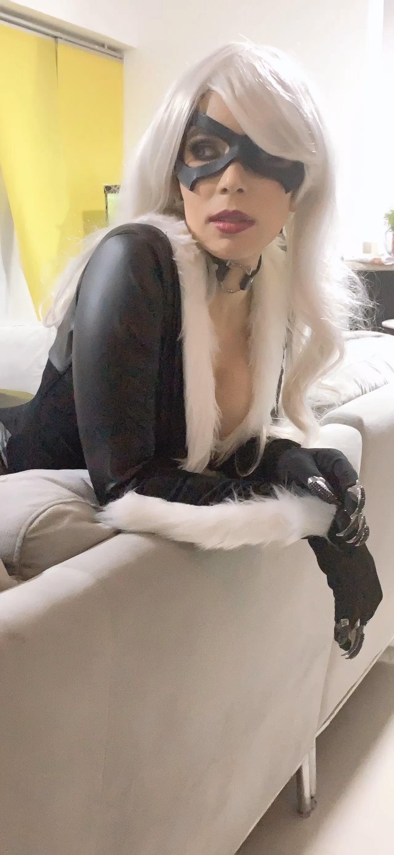 Caroangulito as Black Cat — cosplay photo 45 of 47