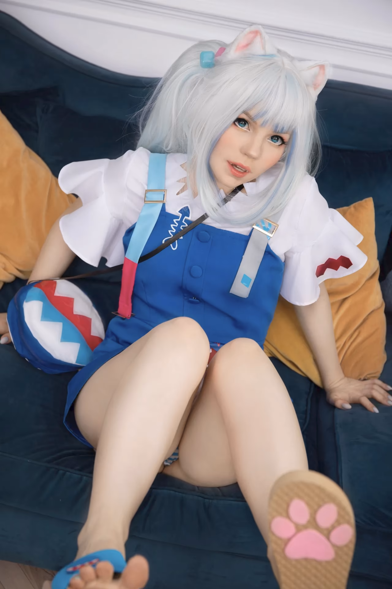 Caticornplay as Gawr Gura — cosplay photo 22 of 31