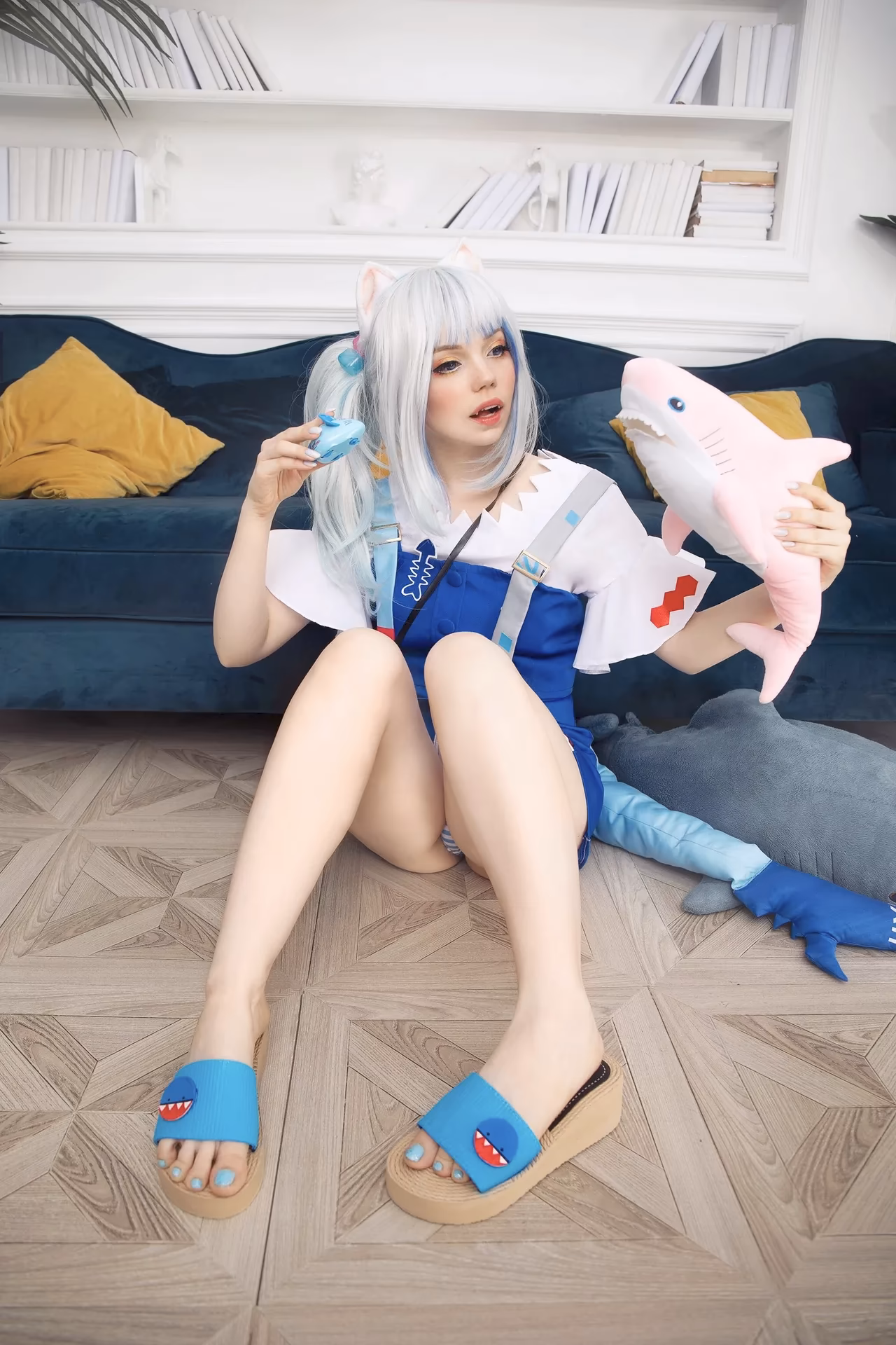 Caticornplay as Gawr Gura — cosplay photo 24 of 31