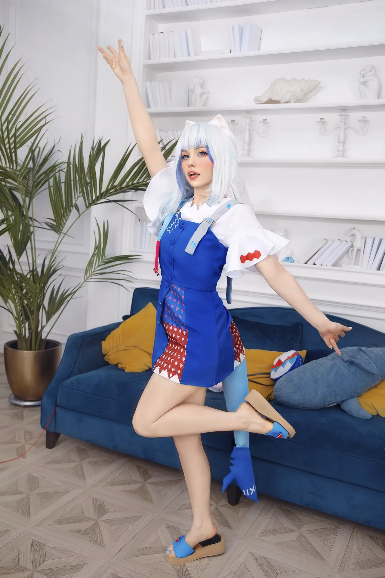 Caticornplay as Gawr Gura — cosplay photo 28 of 31