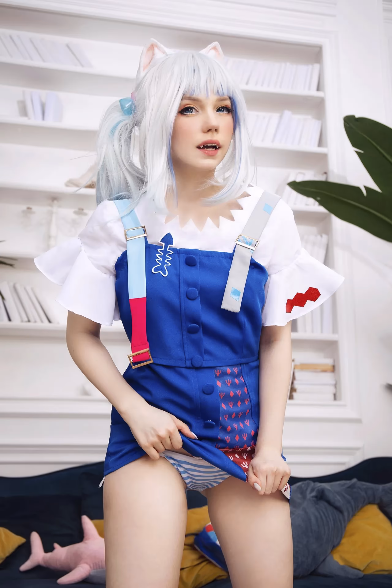 Caticornplay as Gawr Gura — cosplay photo 30 of 31