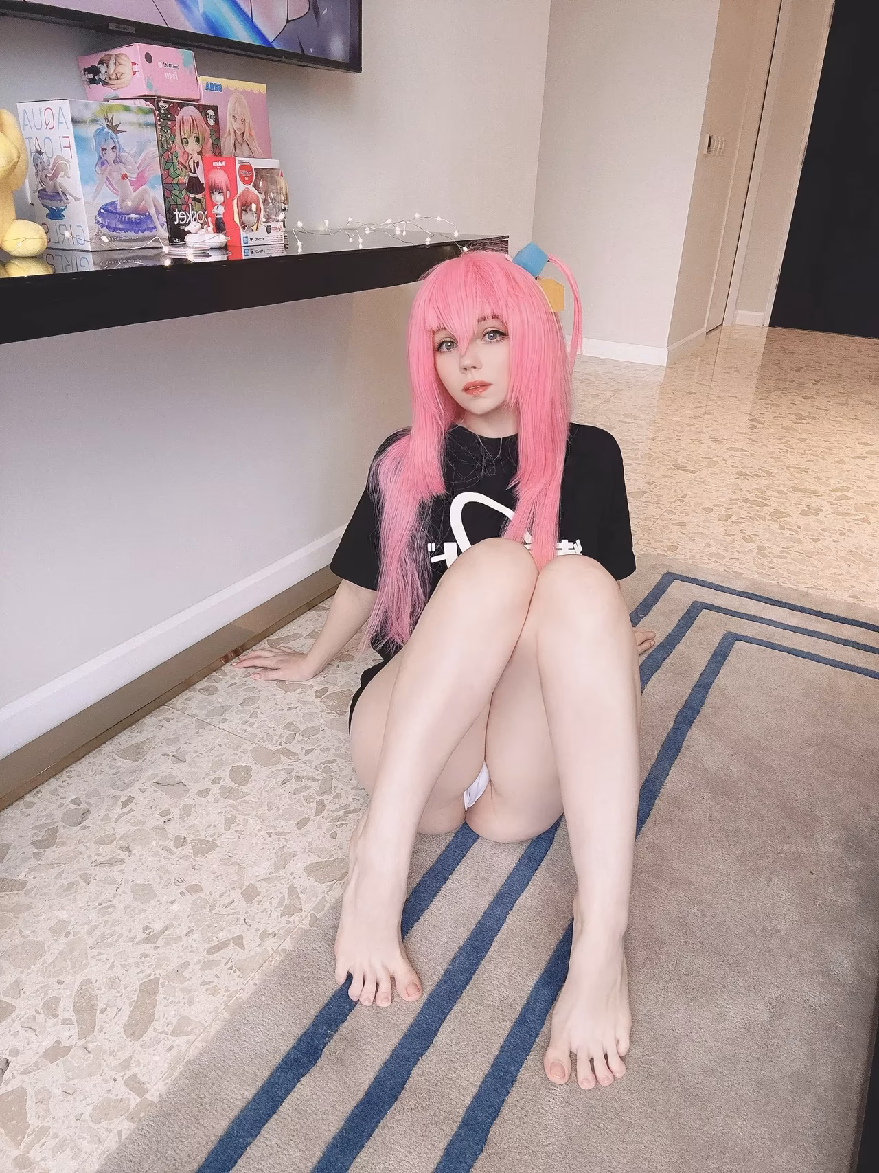 Caticornplay as Hitori Gotoh — cosplay photo 10 of 29