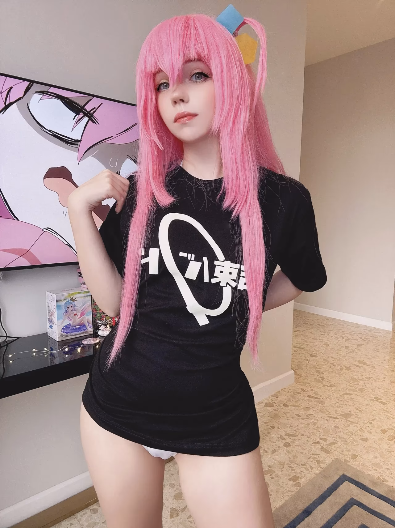 Caticornplay as Hitori Gotoh — cosplay photo 2 of 29
