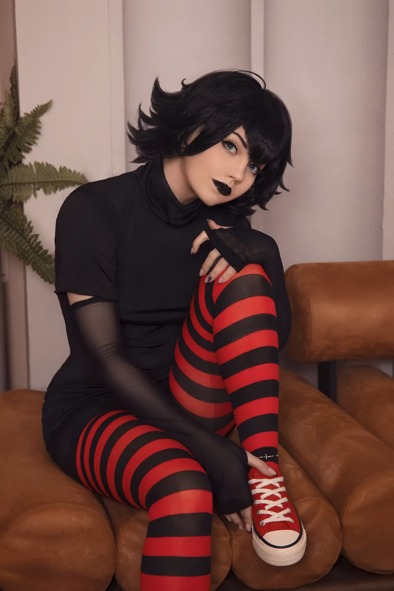 Caticornplay as Mavis Dracula — cosplay photo 4 of 28