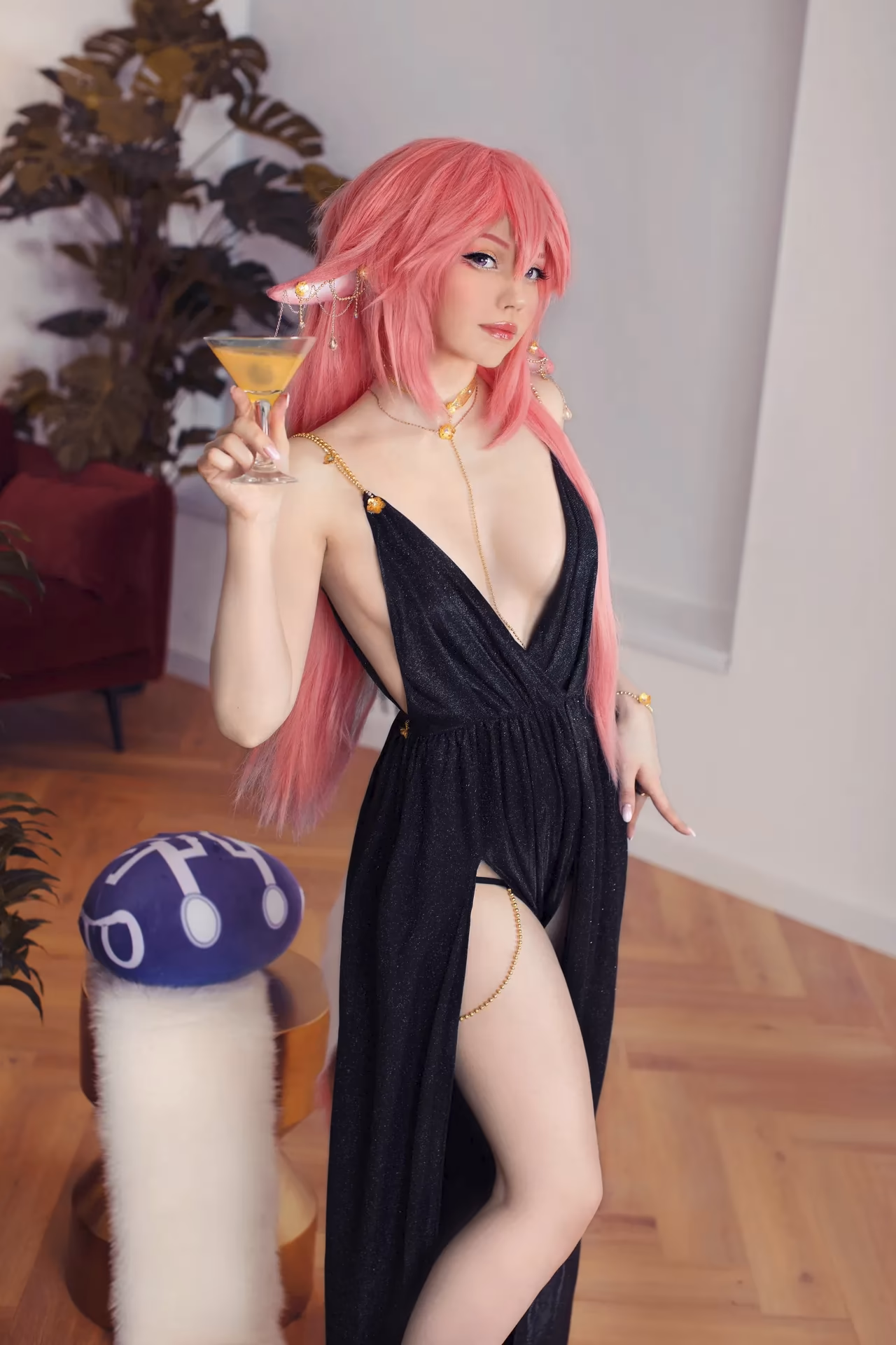 Caticornplay as Yae Miko — cosplay photo 3 of 37