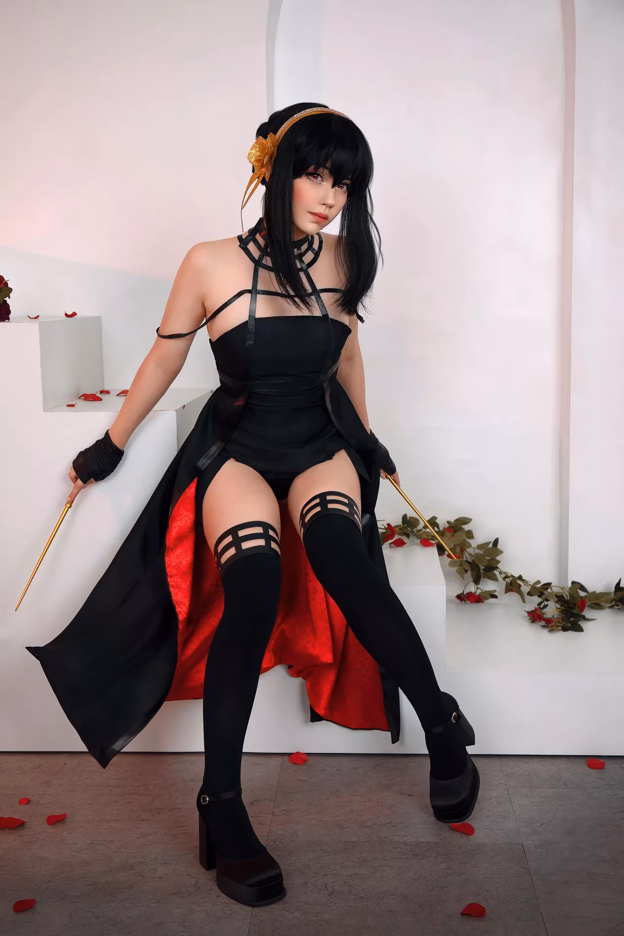 Caticornplay as Yor Forger — cosplay photo 4 of 58