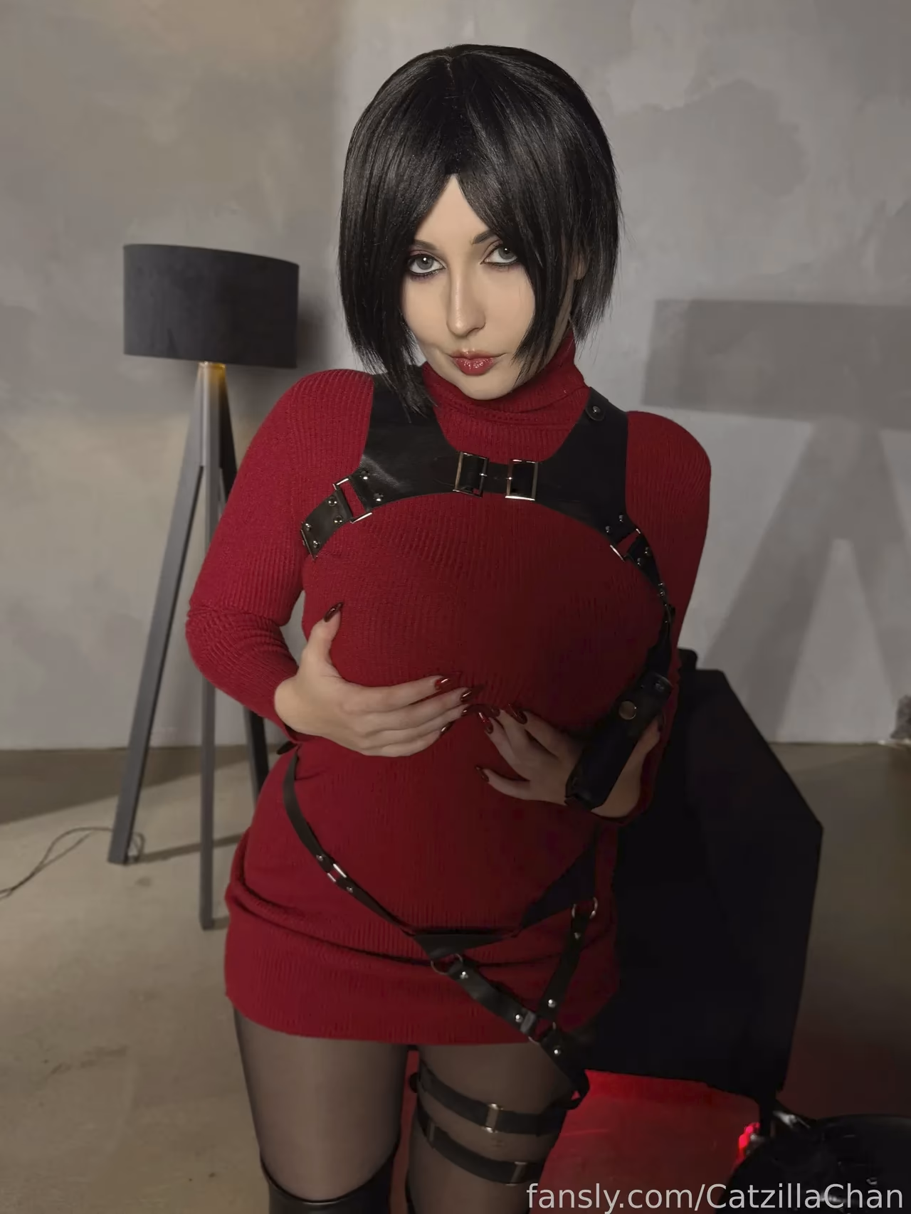 CatzillaChan as Ada Wong — cosplay photo 9 of 36
