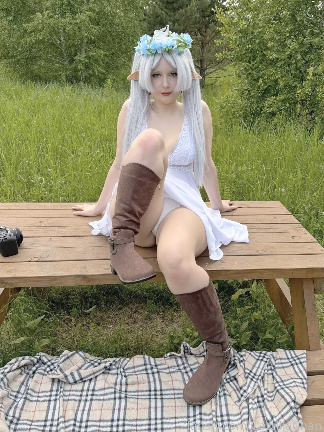 CatzillaChan as Frieren — cosplay photo 4 of 14