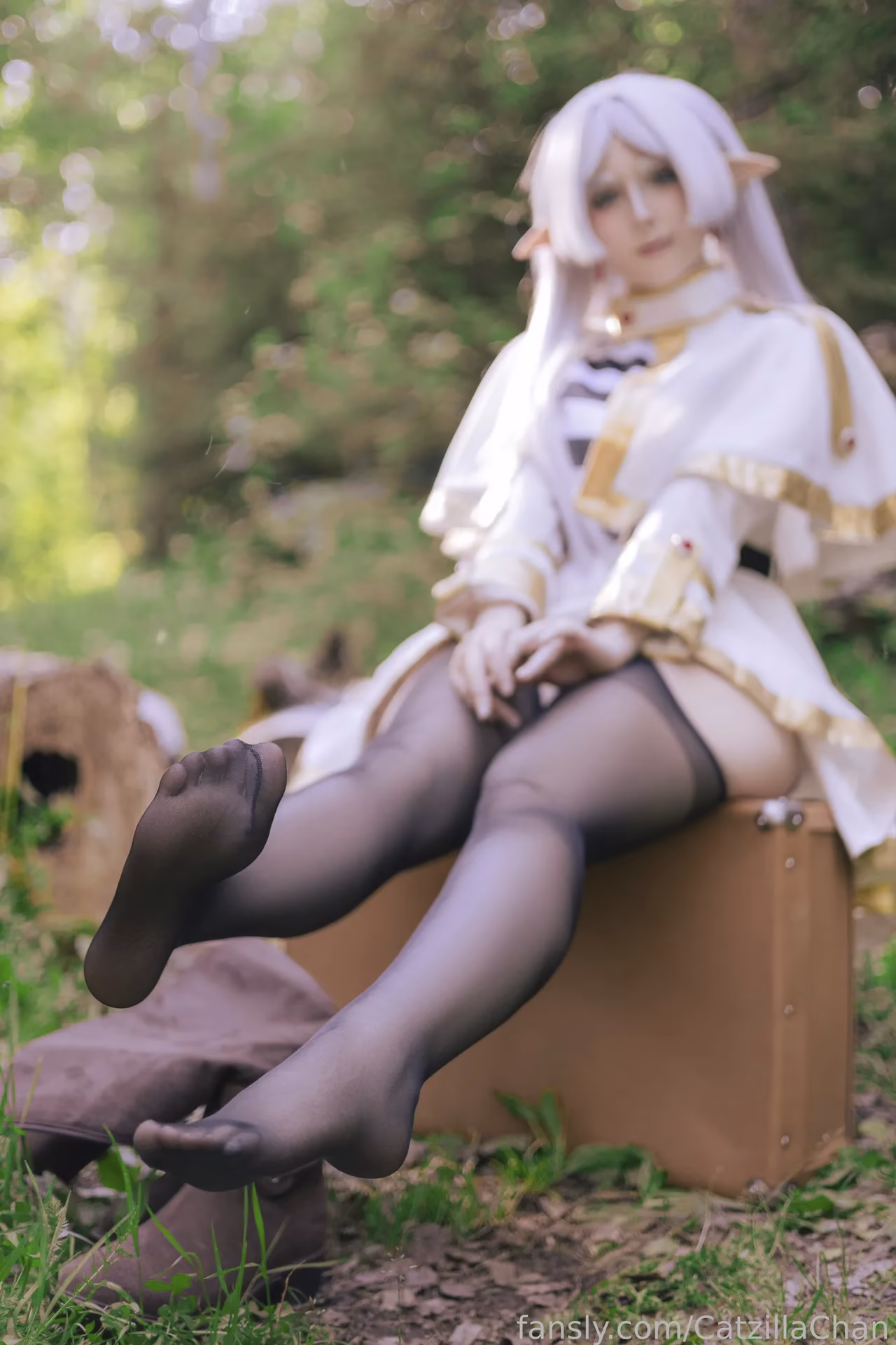 CatzillaChan as Frieren — cosplay photo 20 of 24