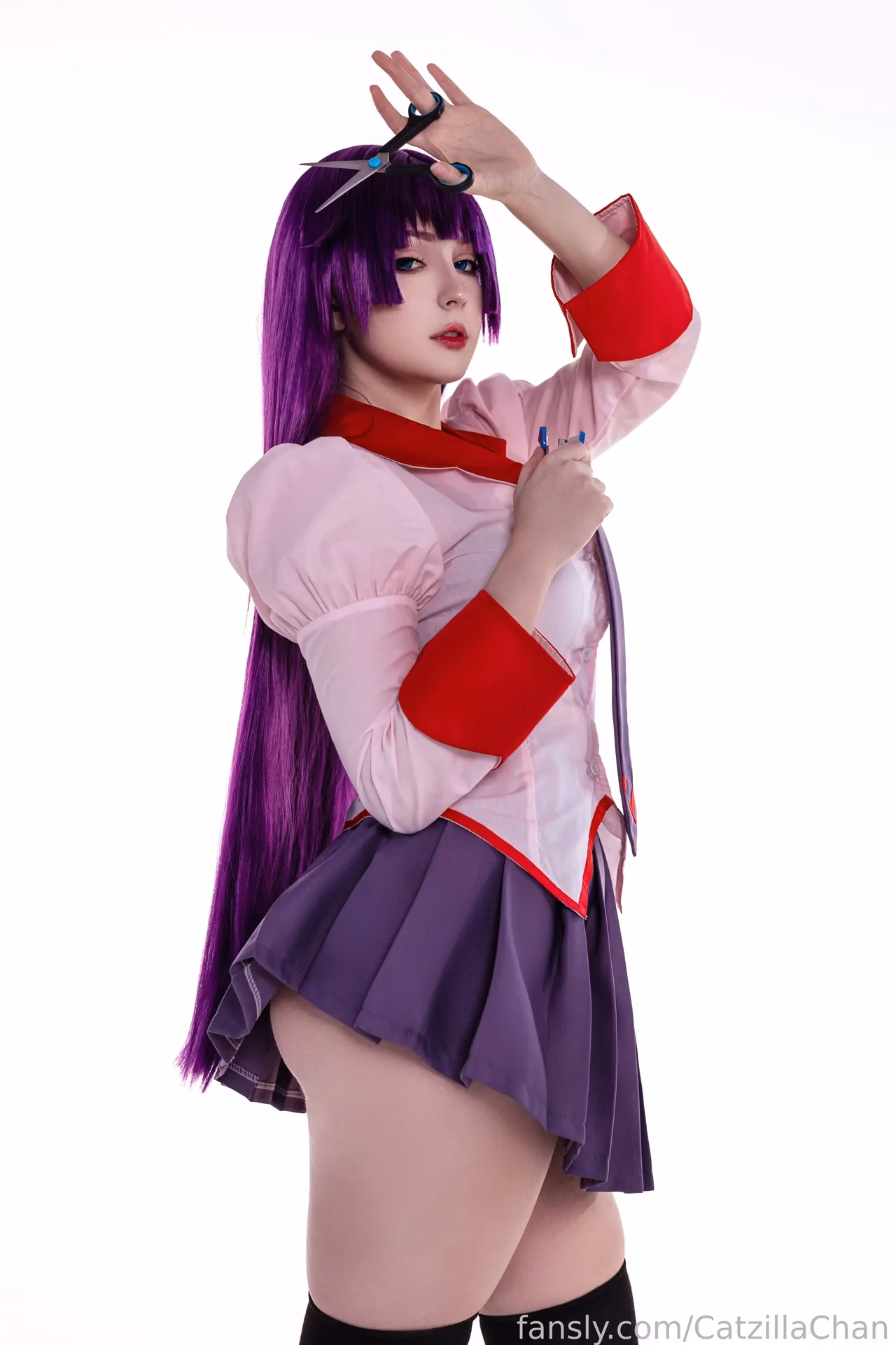 CatzillaChan as Hitagi Senjougahara — cosplay photo 15 of 37