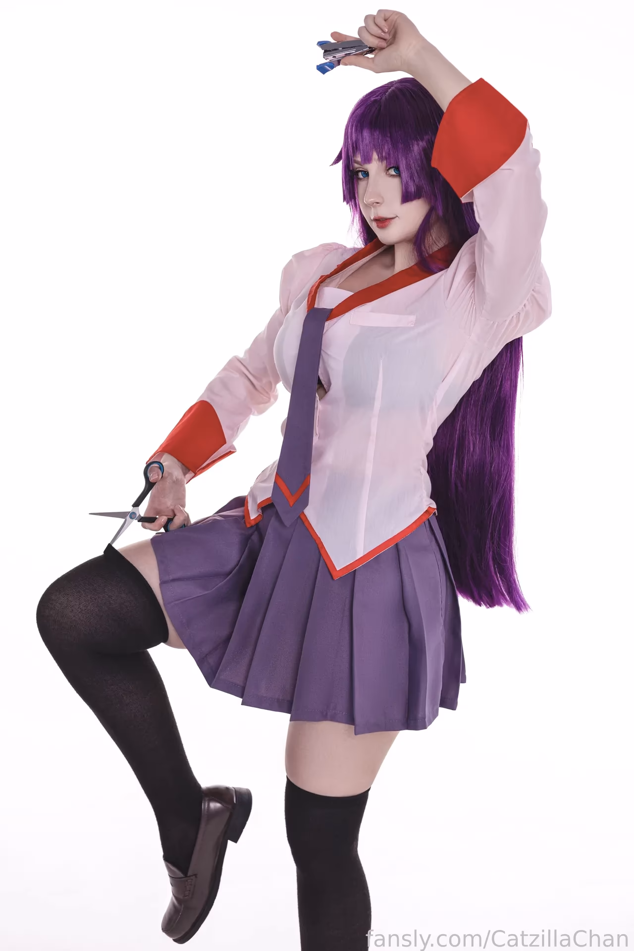 CatzillaChan as Hitagi Senjougahara — cosplay photo 16 of 37