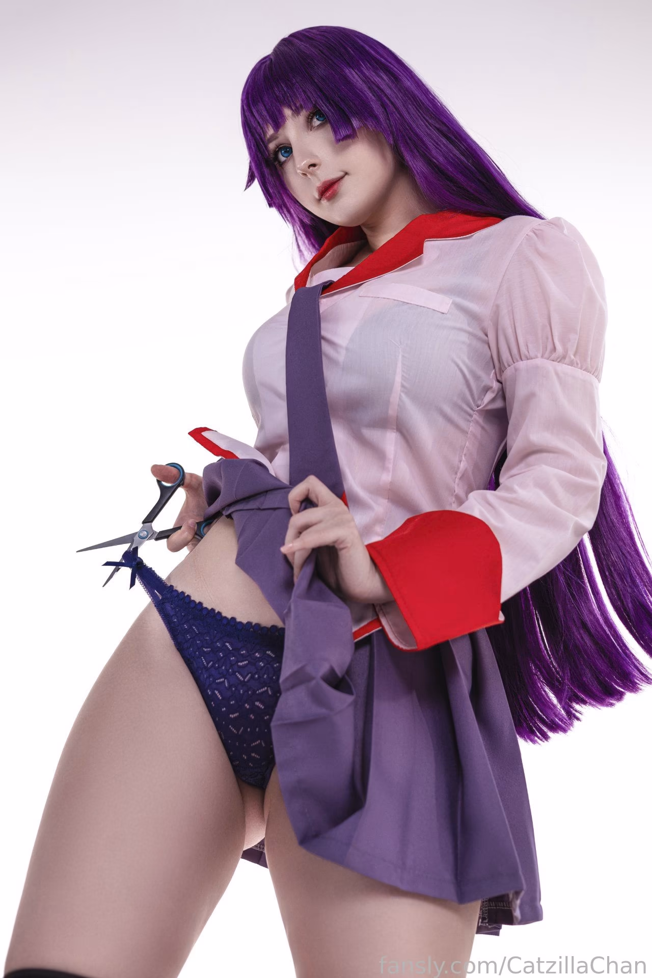 CatzillaChan as Hitagi Senjougahara — cosplay photo 17 of 37