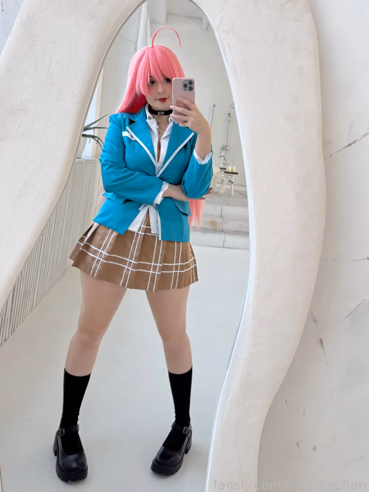 CatzillaChan as Moka Akashiya — cosplay photo 5 of 20