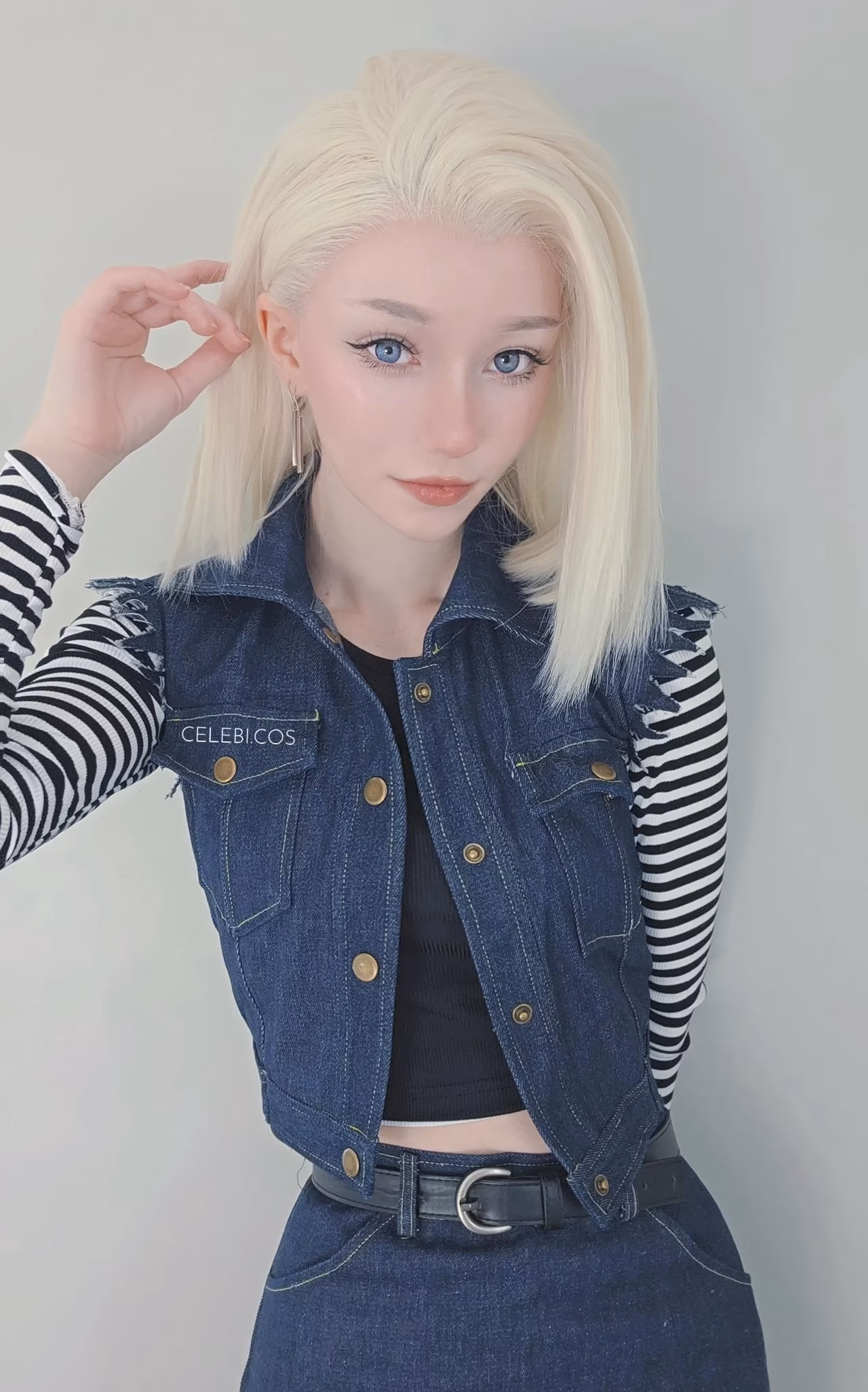 Celebi Cosplays as Android 18 — cosplay photo 14 of 15