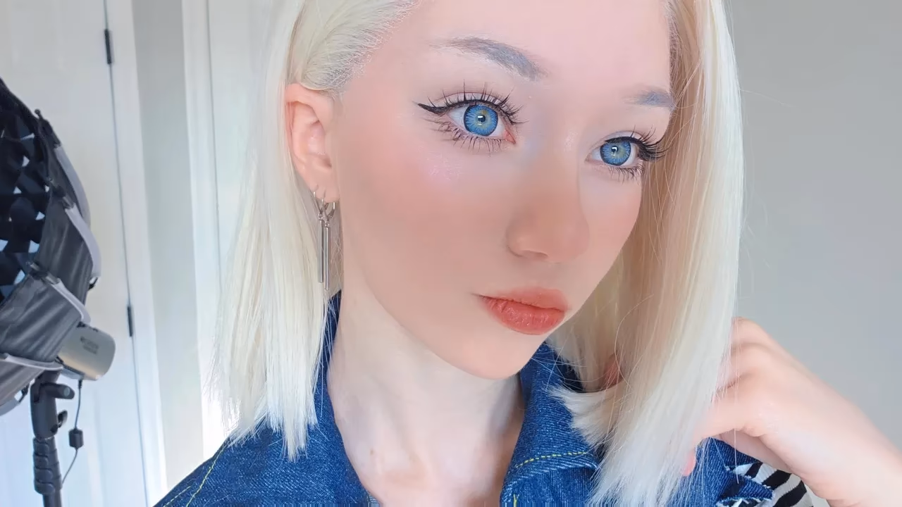 Celebi Cosplays as Android 18 — cosplay photo 2 of 15