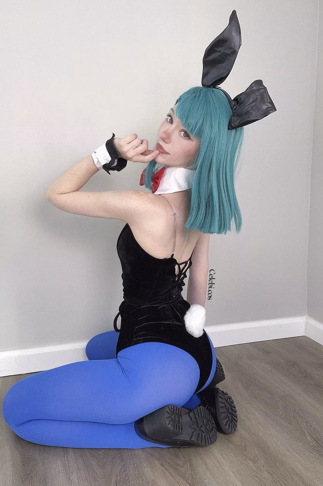 Celebi Cosplays as Bulma — cosplay photo 2 of 14