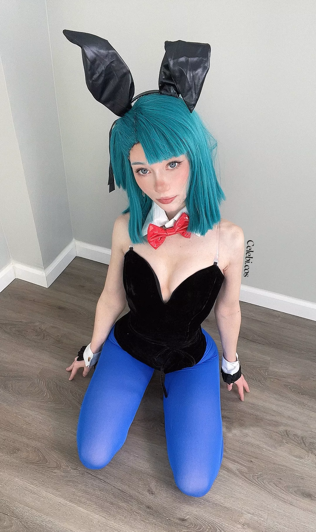 Celebi Cosplays as Bulma — cosplay photo 9 of 14