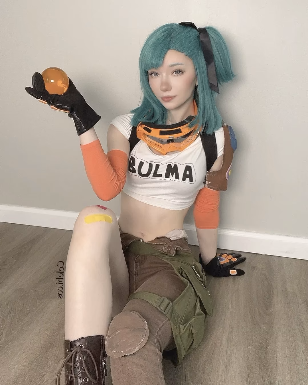 Celebi Cosplays as Bulma — cosplay photo 15 of 26