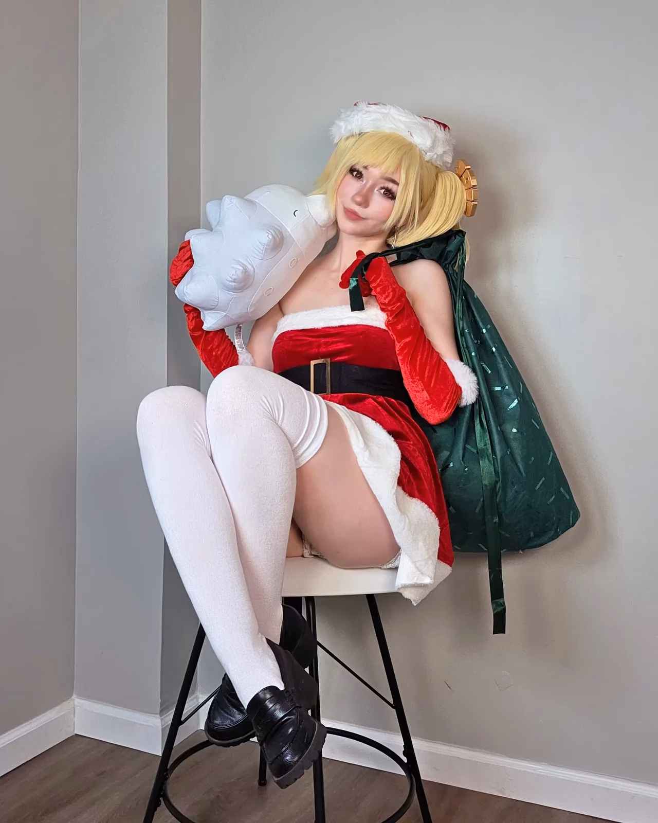 Celebi Cosplays as Burnice White — cosplay photo 6 of 22