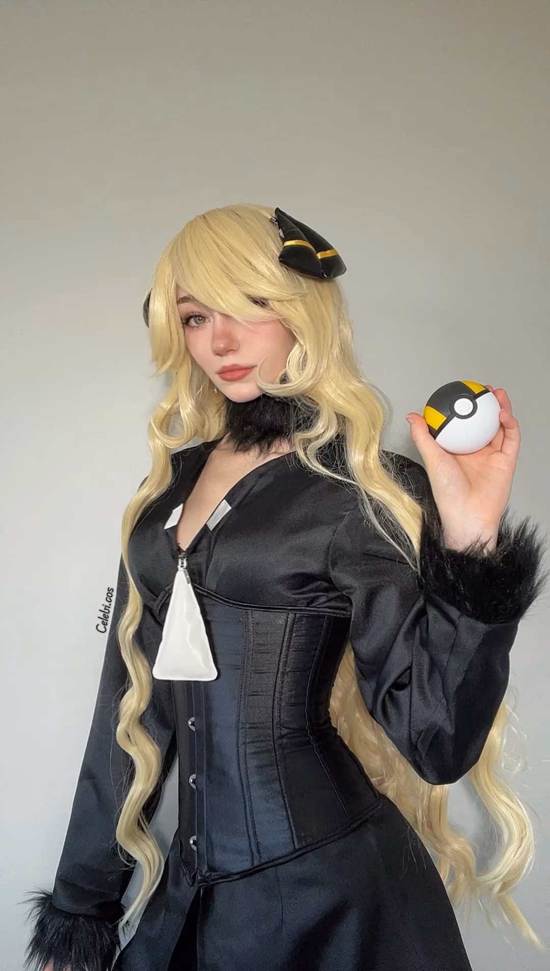 Celebi Cosplays as Cynthia — cosplay photo 12 of 15