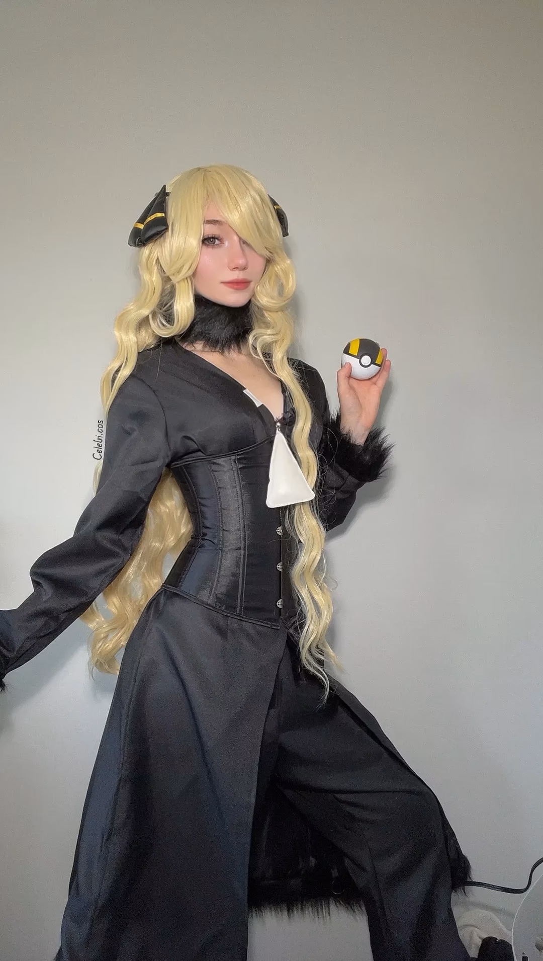Celebi Cosplays as Cynthia — cosplay photo 4 of 15