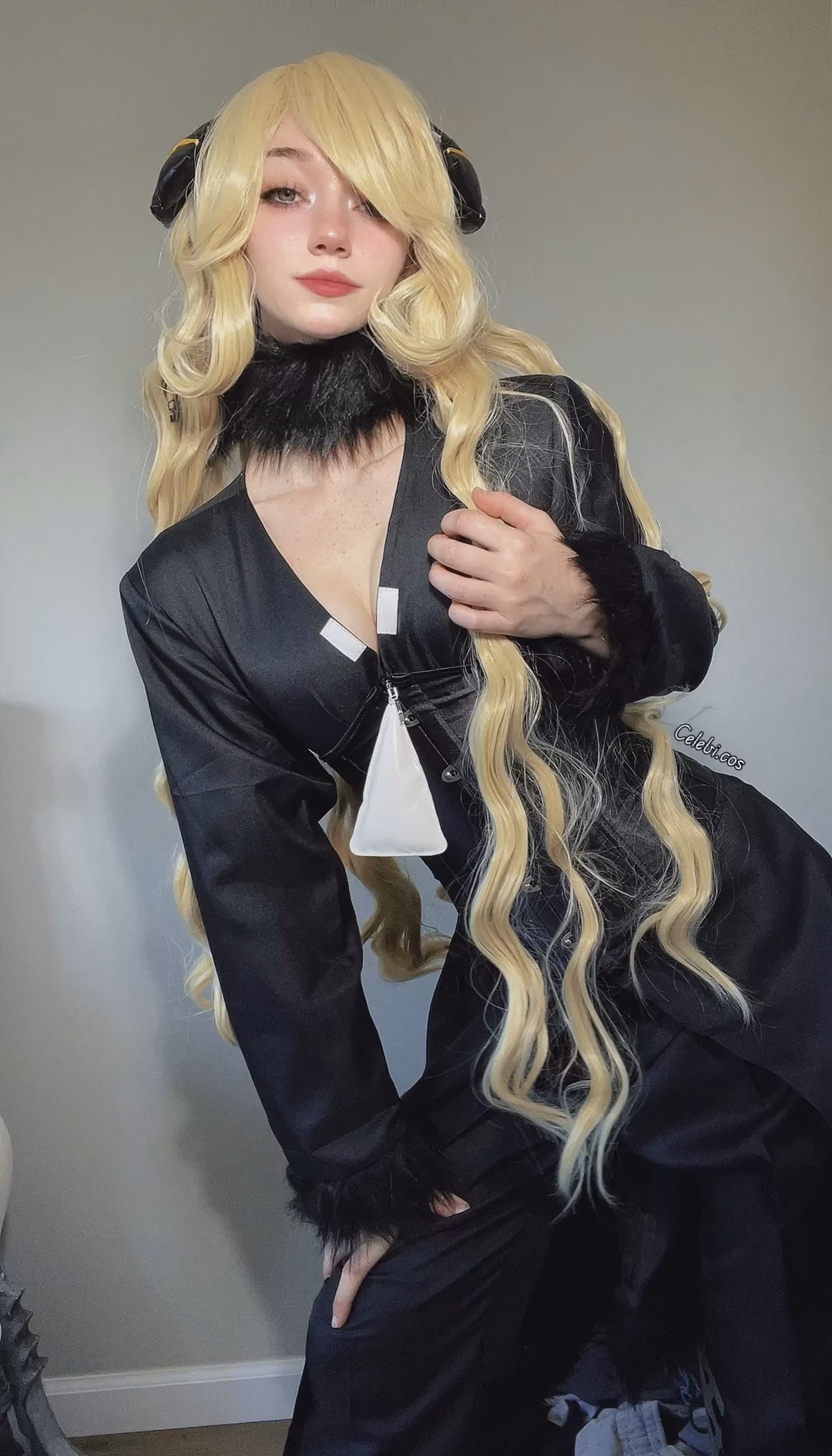 Celebi Cosplays as Cynthia — cosplay photo 8 of 15