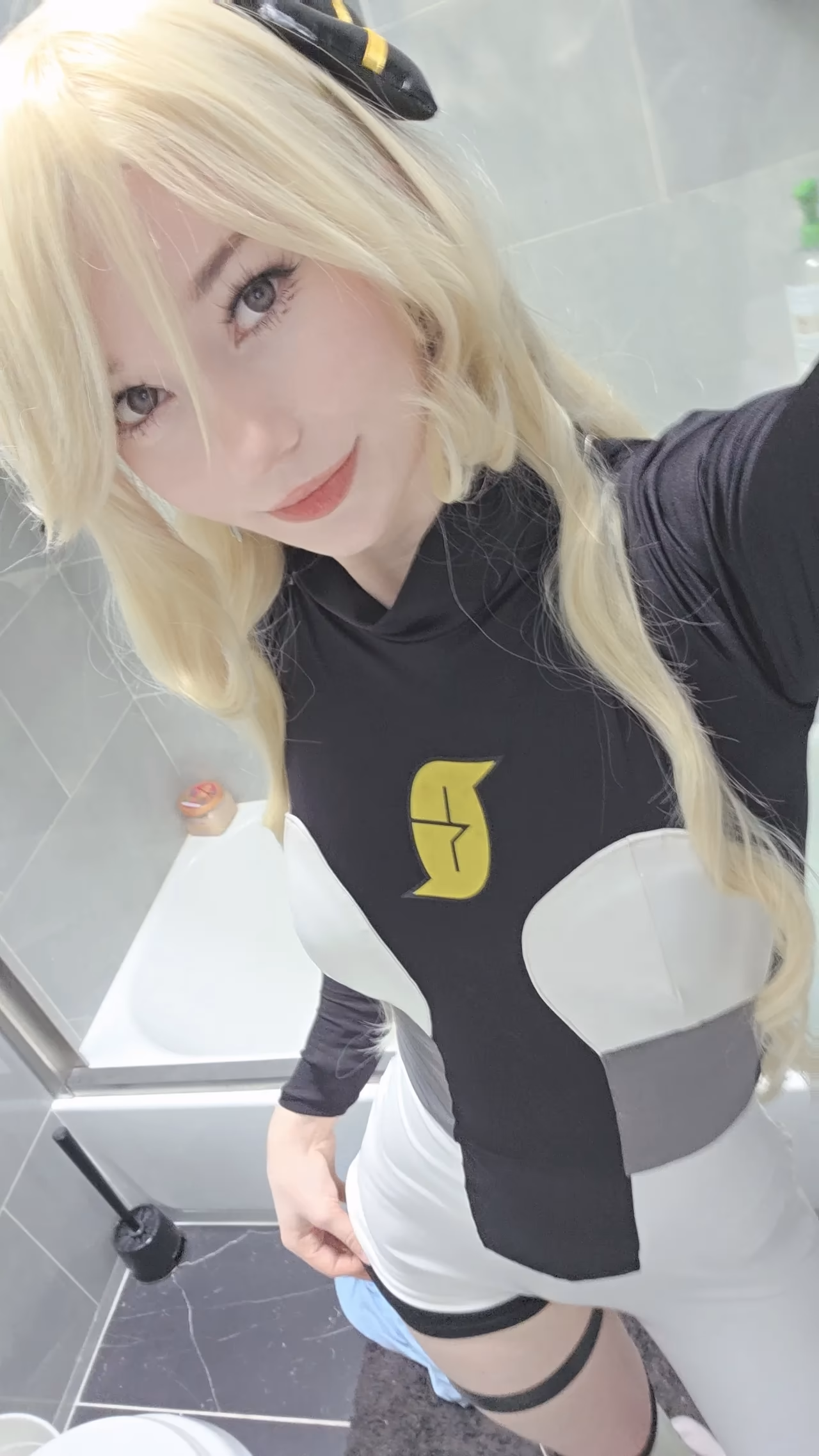 Celebi Cosplays as Cynthia — cosplay photo 12 of 17