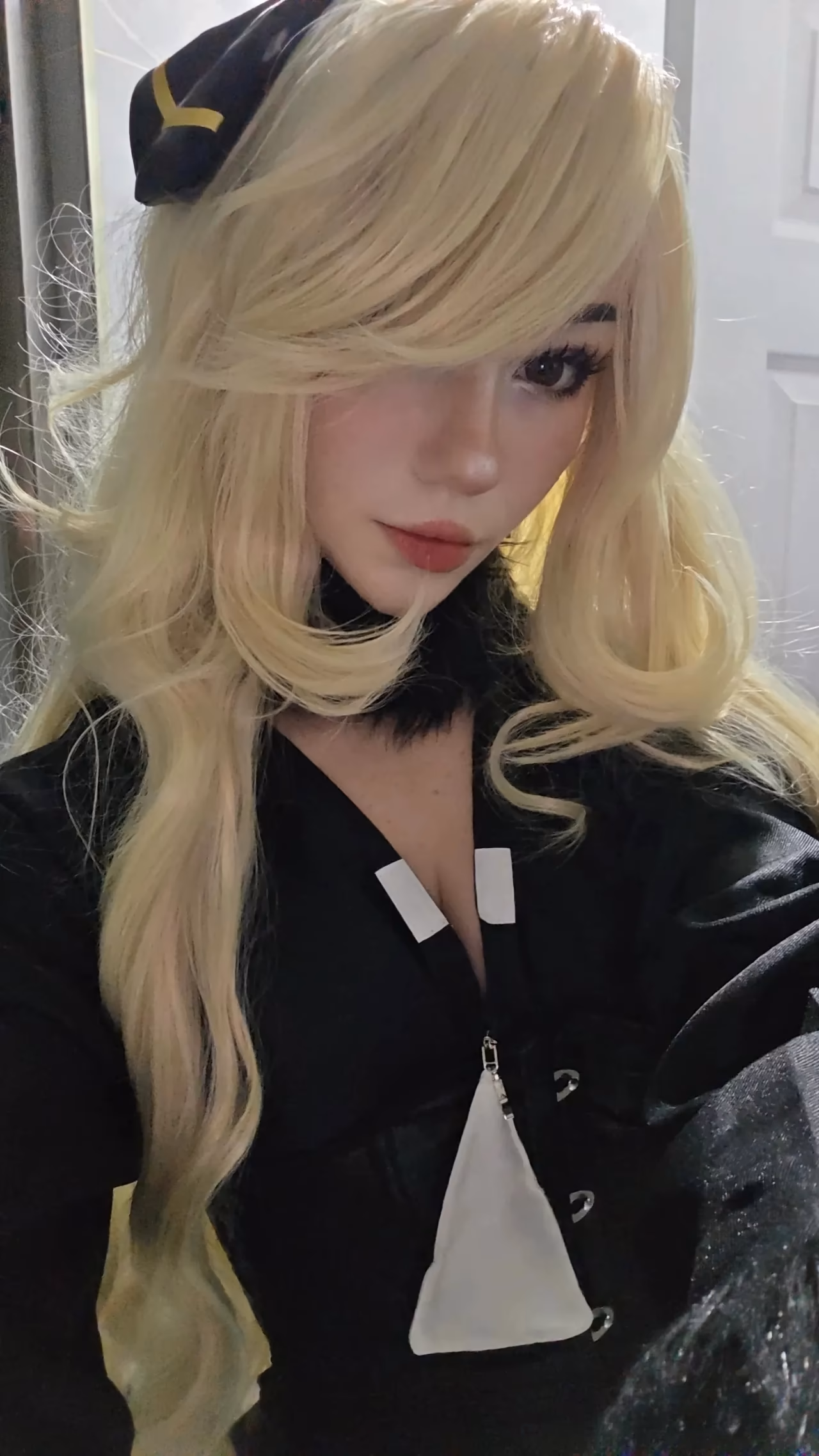 Celebi Cosplays as Cynthia — cosplay photo 16 of 17
