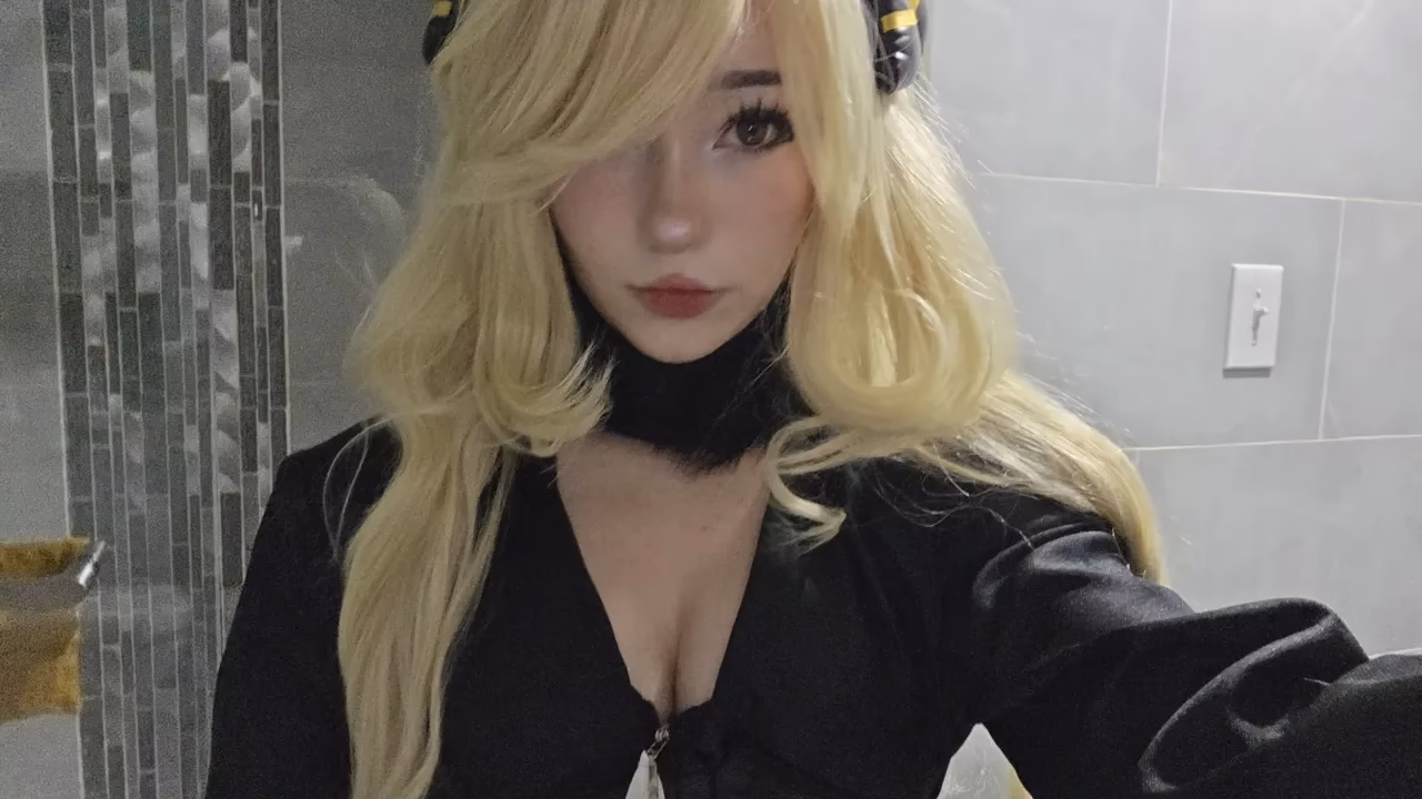 Celebi Cosplays as Cynthia — cosplay photo 17 of 17