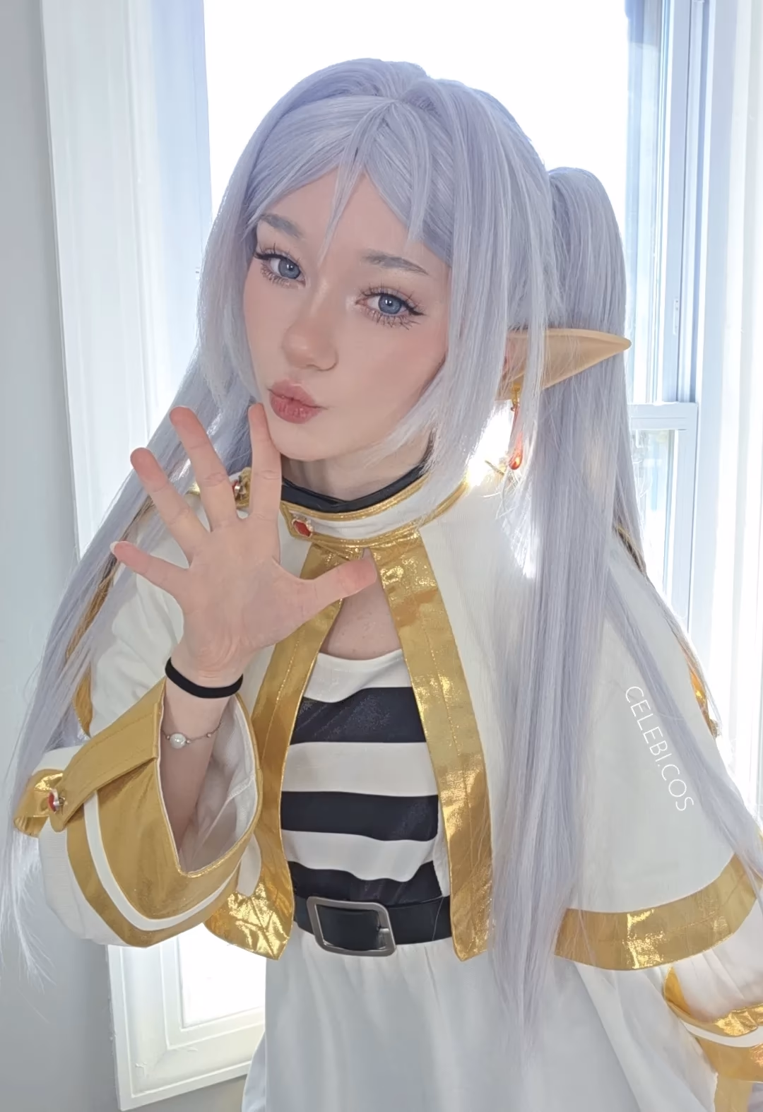 Celebi Cosplays as Frieren — cosplay photo 8 of 13