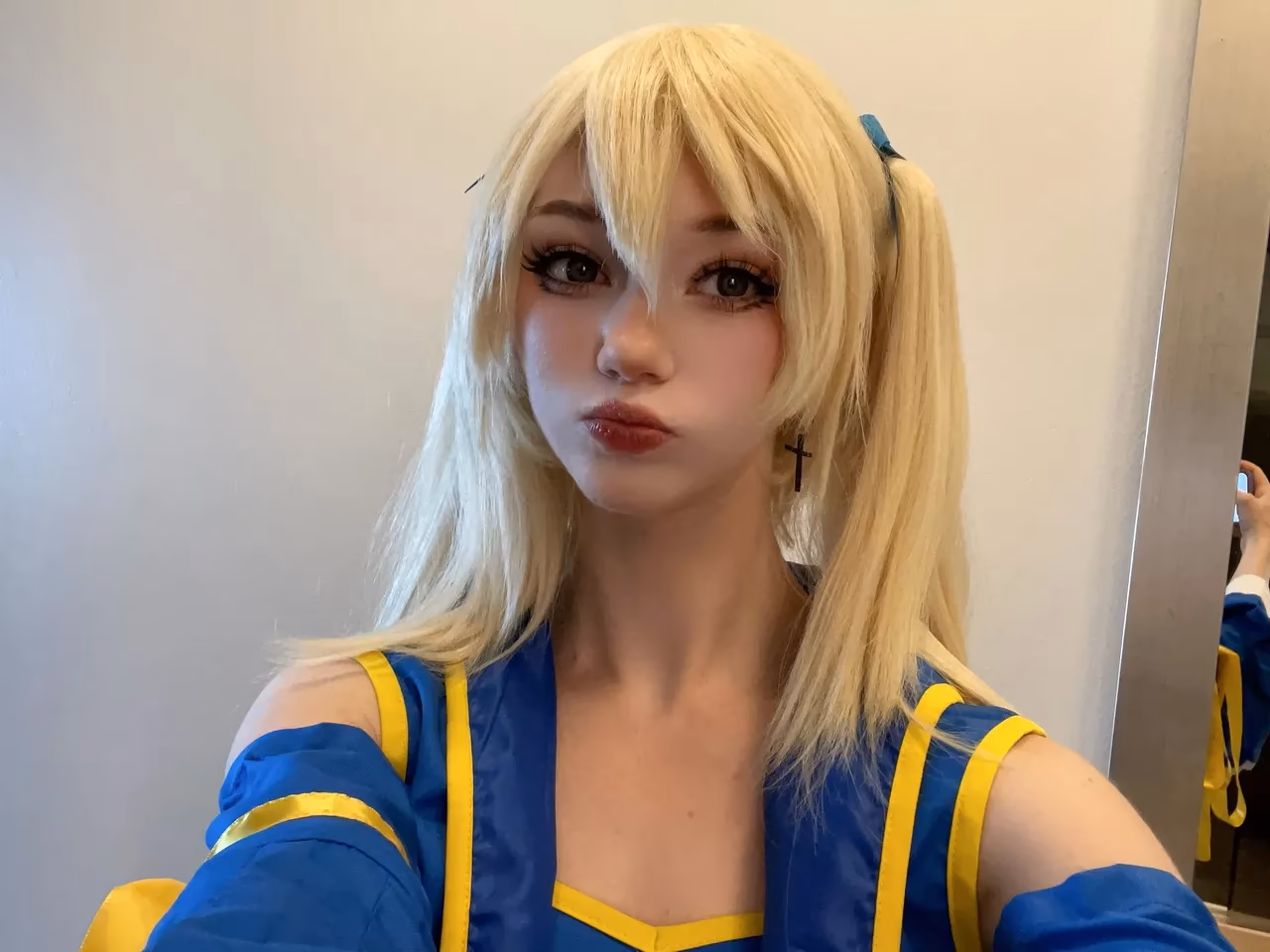 Celebi Cosplays as Lucy Heartfilia — cosplay photo 1 of 11