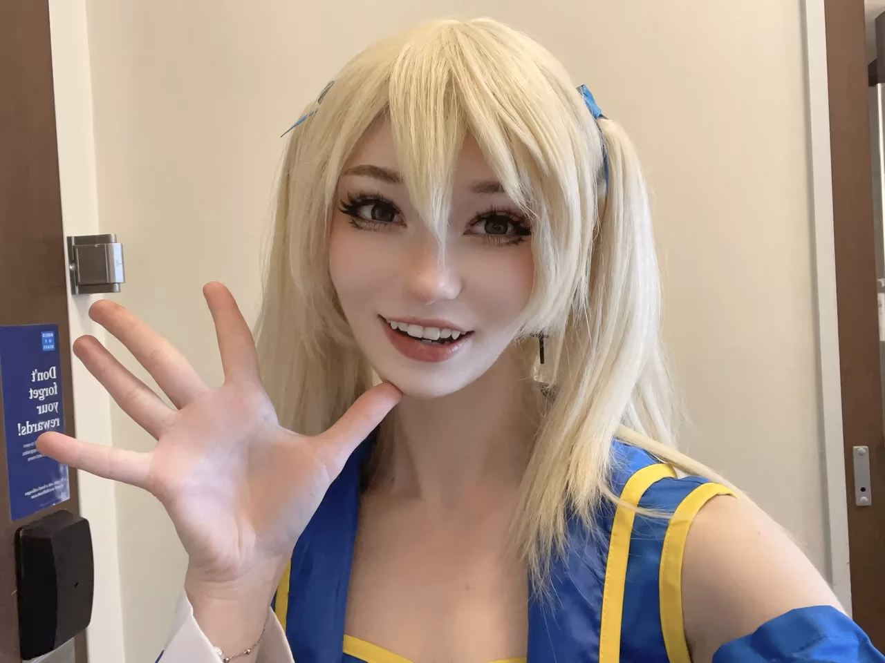 Celebi Cosplays as Lucy Heartfilia — cosplay photo 3 of 11