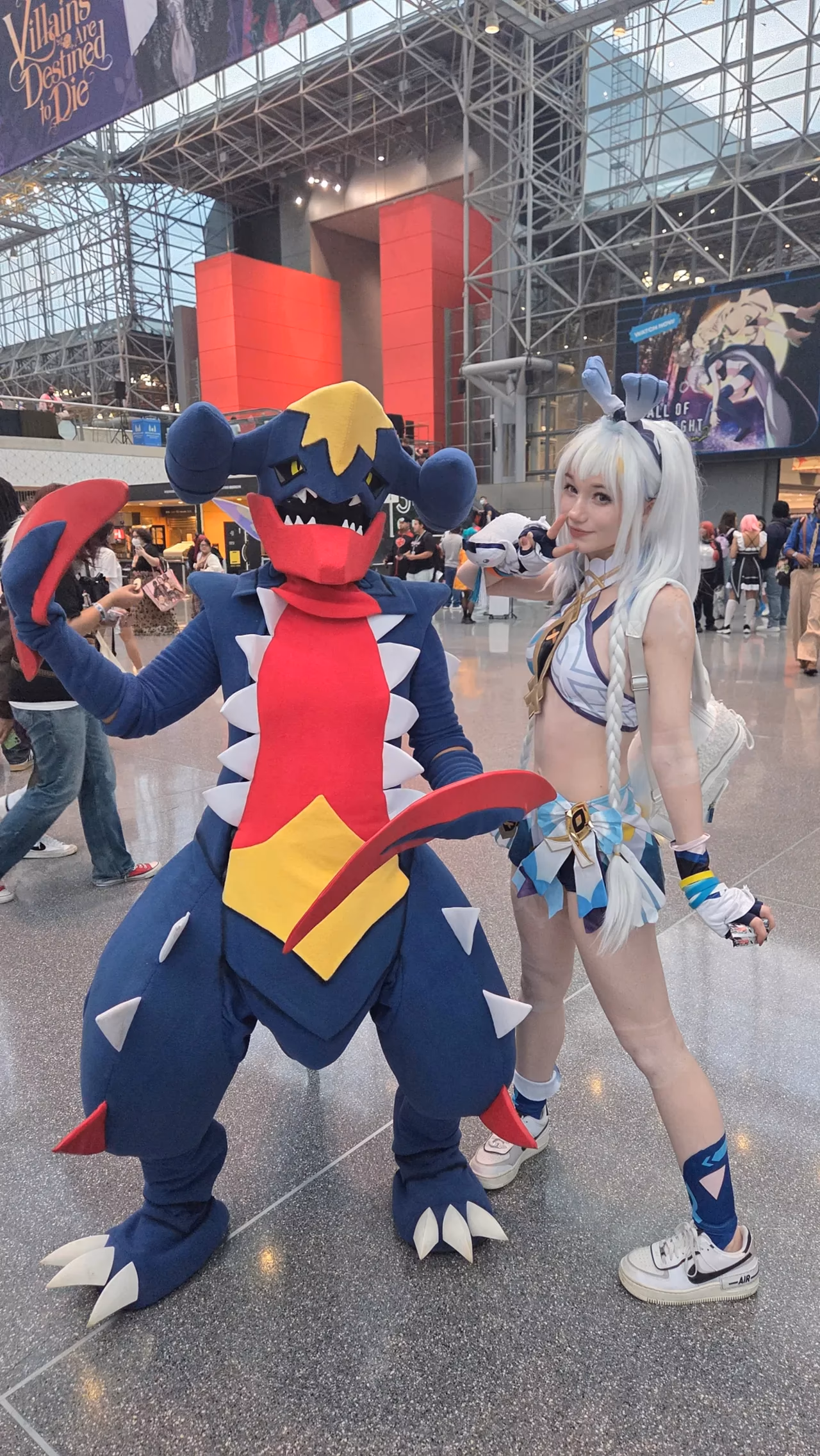 Celebi Cosplays as Mualani — cosplay photo 13 of 14