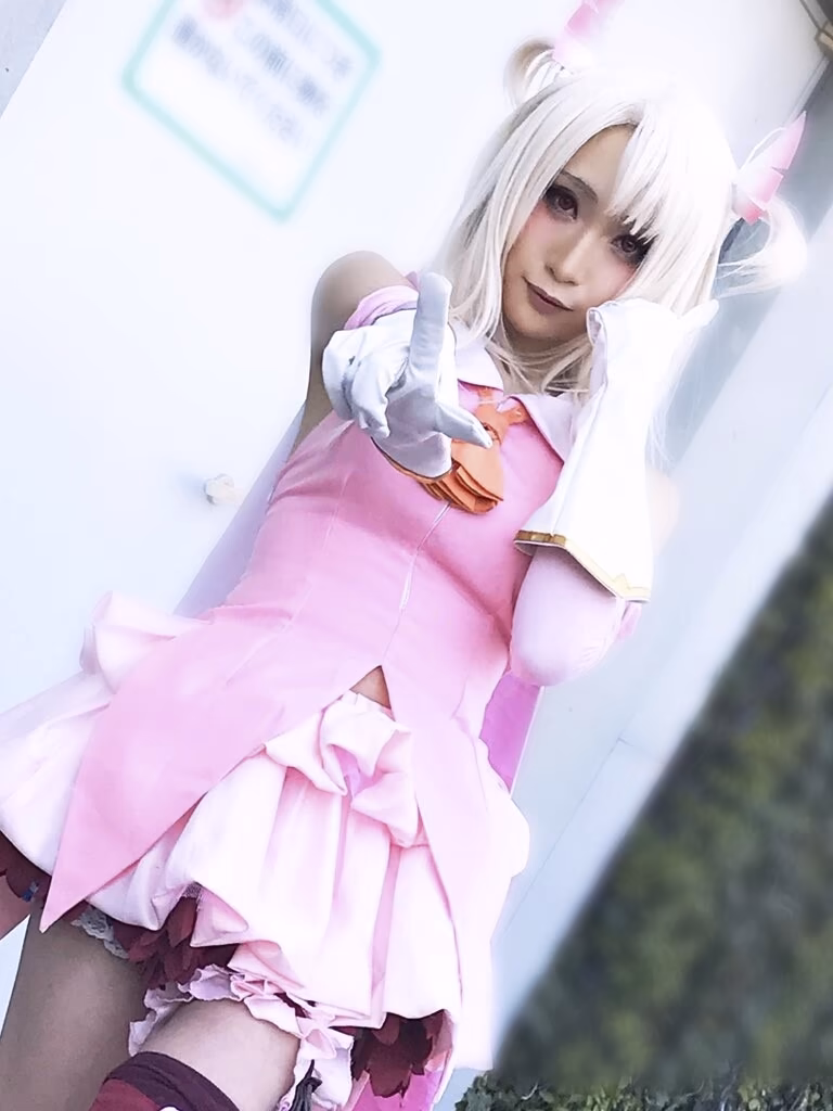 Chamomile as Illyasviel Von Einzbern — cosplay photo 13 of 23