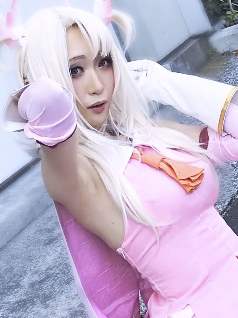 Chamomile as Illyasviel Von Einzbern — cosplay photo 14 of 23