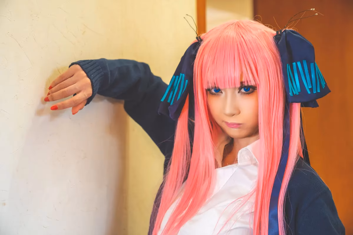 Chamomile as Ichika Nakano, Itsuki Nakano, Miku Nakano, Nino Nakano, and Yotsuba Nakano — cosplay photo 11 of 18
