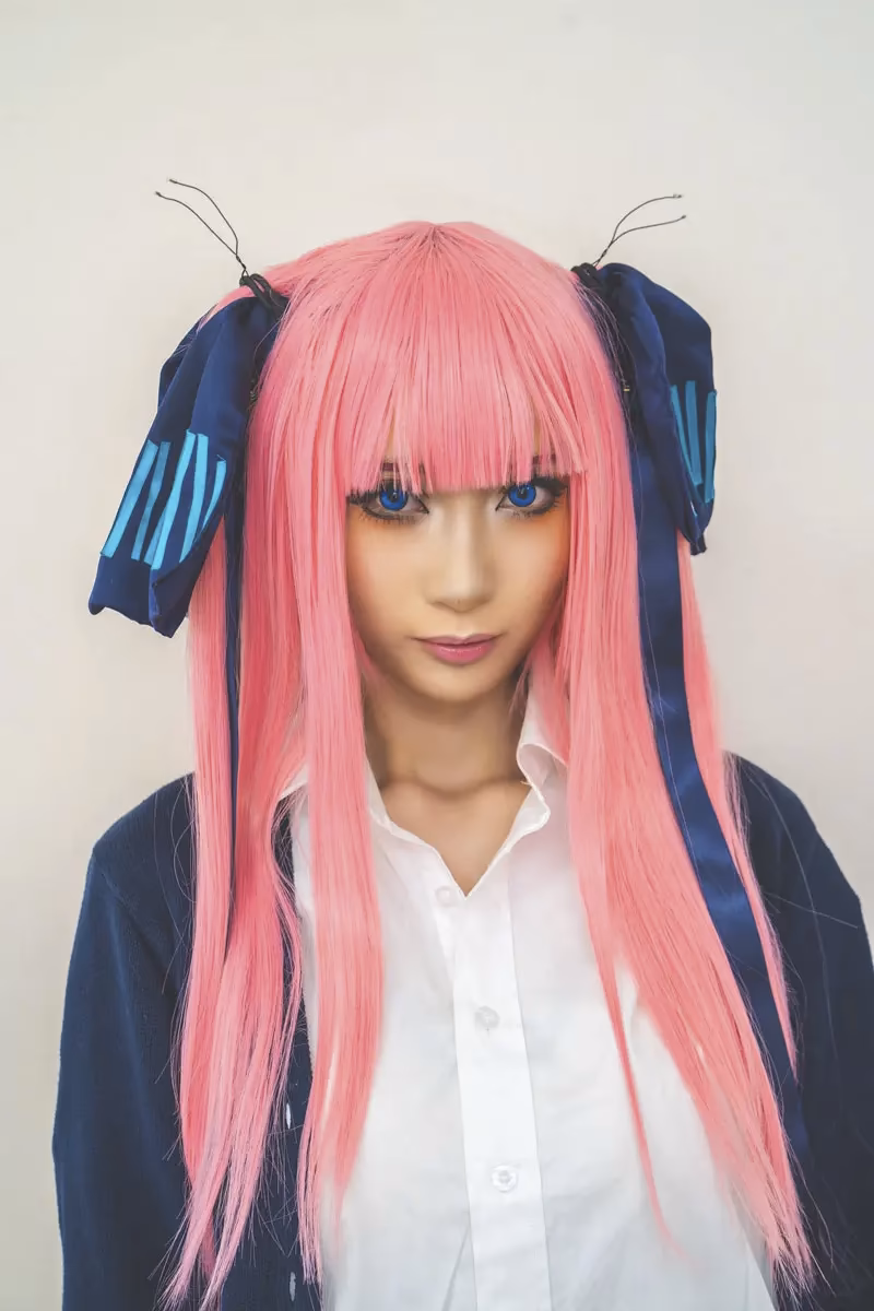 Chamomile as Ichika Nakano, Itsuki Nakano, Miku Nakano, Nino Nakano, and Yotsuba Nakano — cosplay photo 3 of 18
