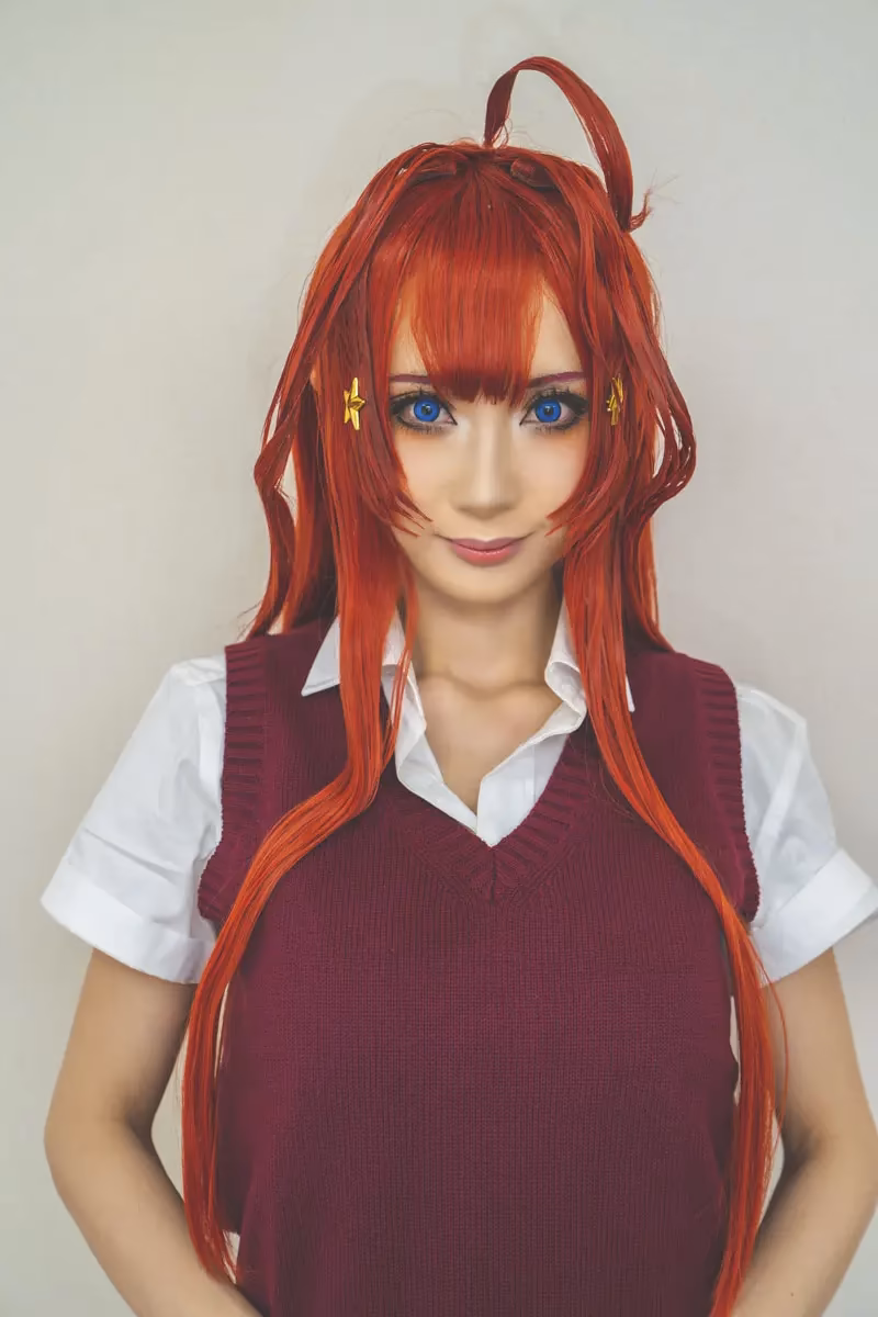 Chamomile as Ichika Nakano, Itsuki Nakano, Miku Nakano, Nino Nakano, and Yotsuba Nakano — cosplay photo 6 of 18