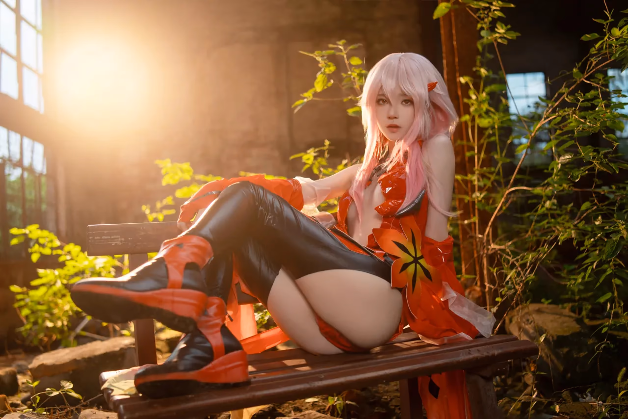 Cherry Neko as Inori Yuzuriha — cosplay photo 16 of 48