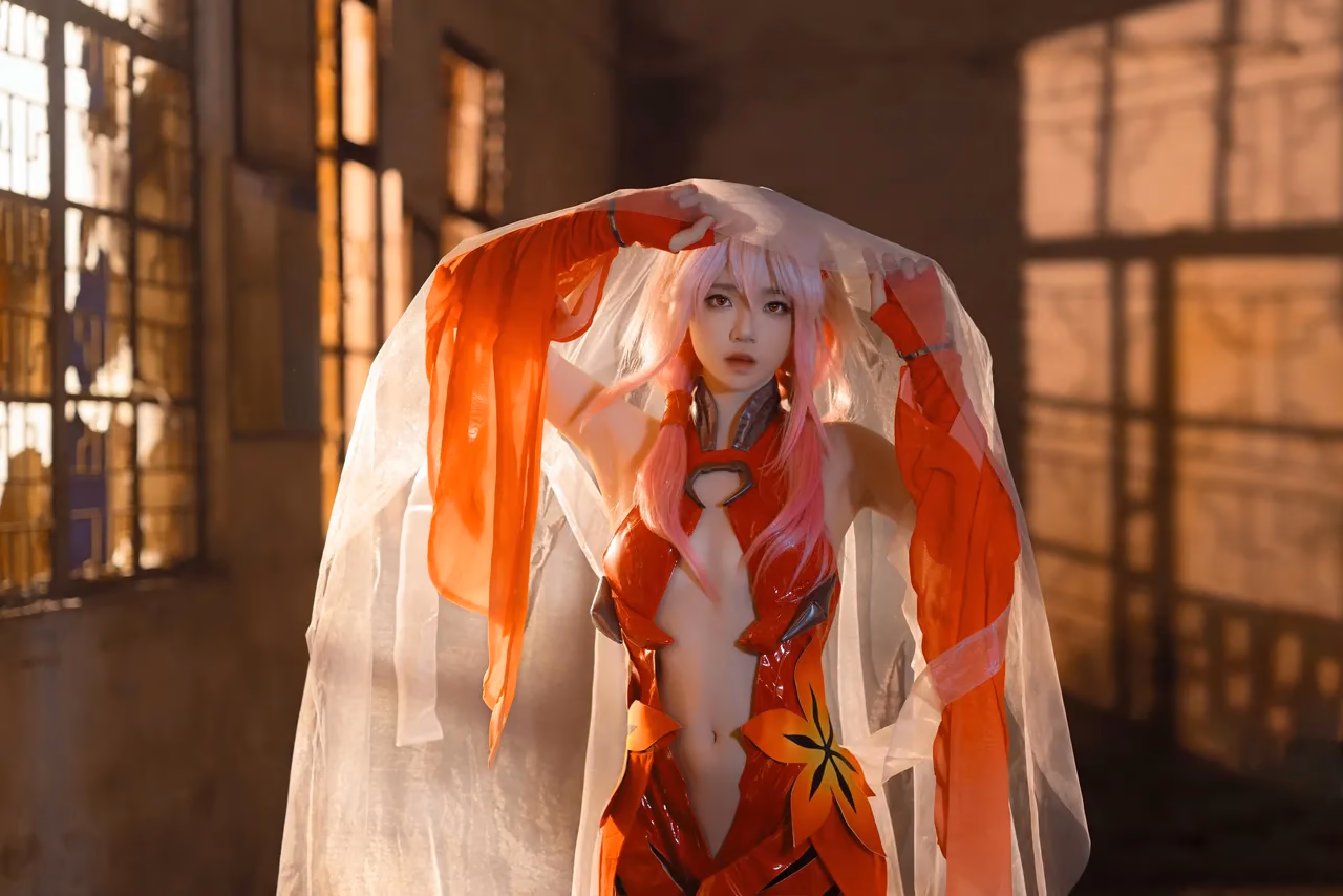 Cherry Neko as Inori Yuzuriha — cosplay photo 40 of 48