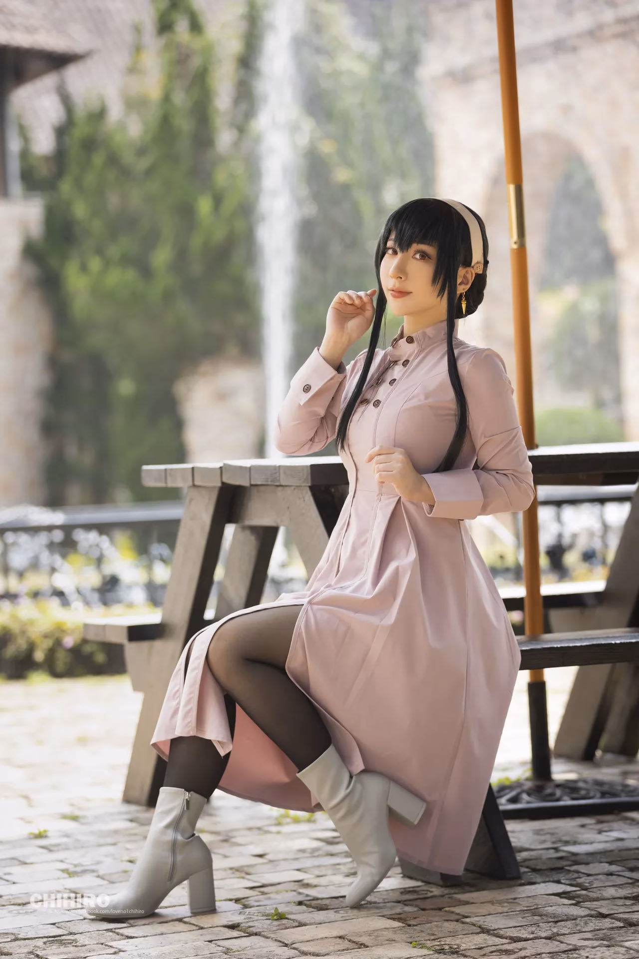Chihiro Chang as Yor Forger — cosplay photo 7 of 17