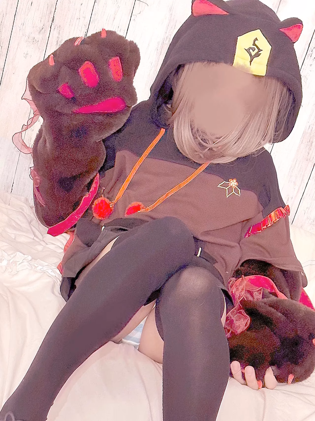 Chino Maron as Gawr Gura — cosplay photo 20 of 24