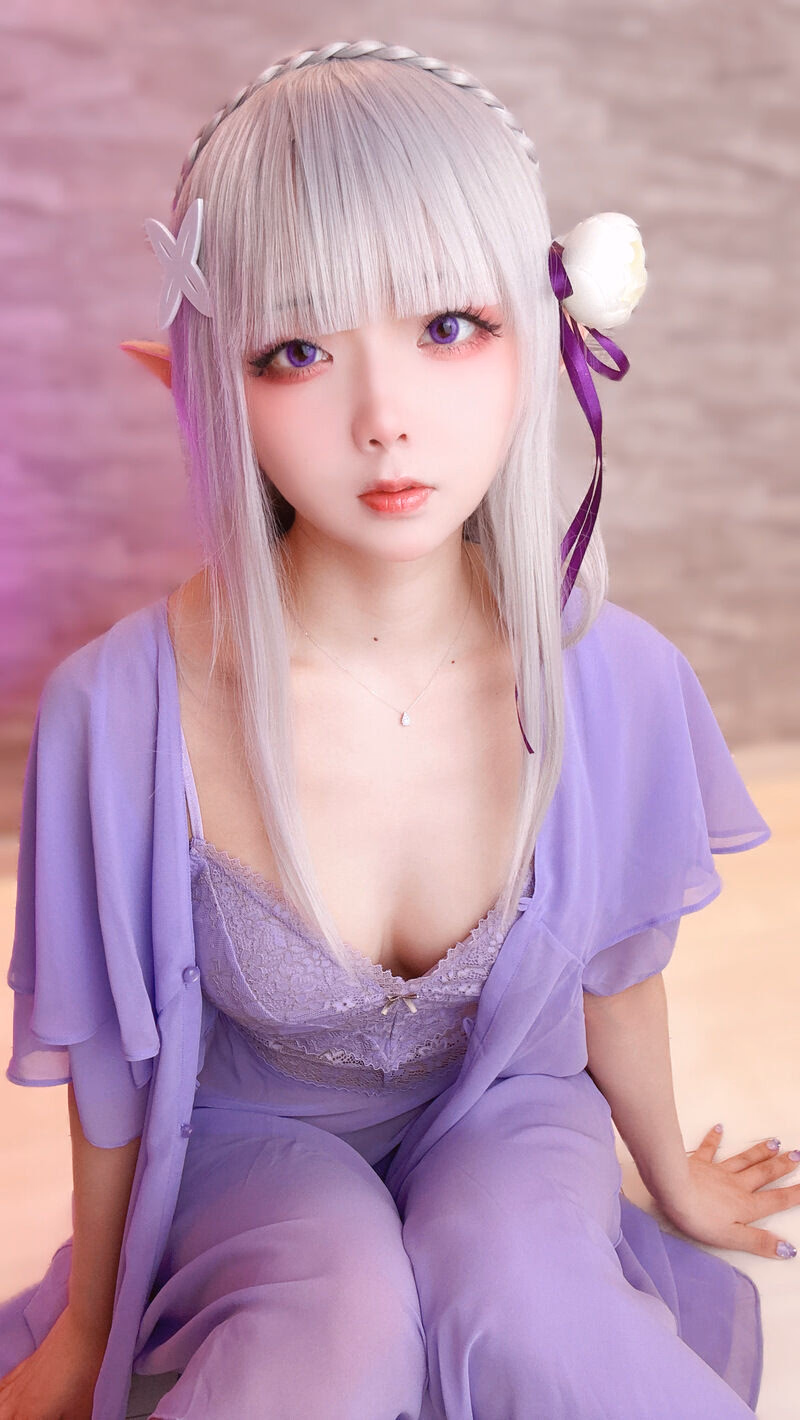 Chuchu Nagomitei as Emilia — cosplay photo 17 of 95