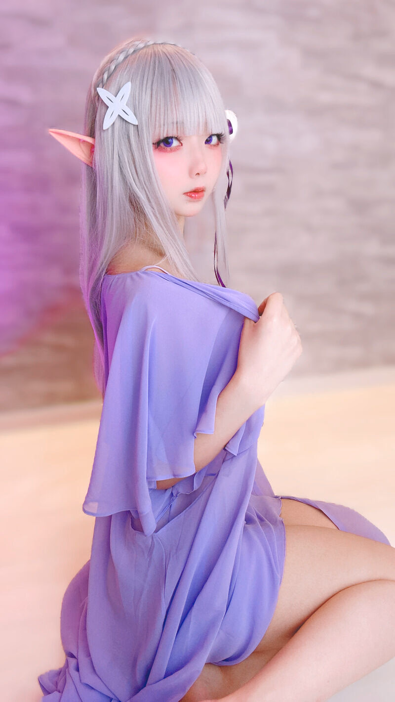 Chuchu Nagomitei as Emilia — cosplay photo 23 of 95